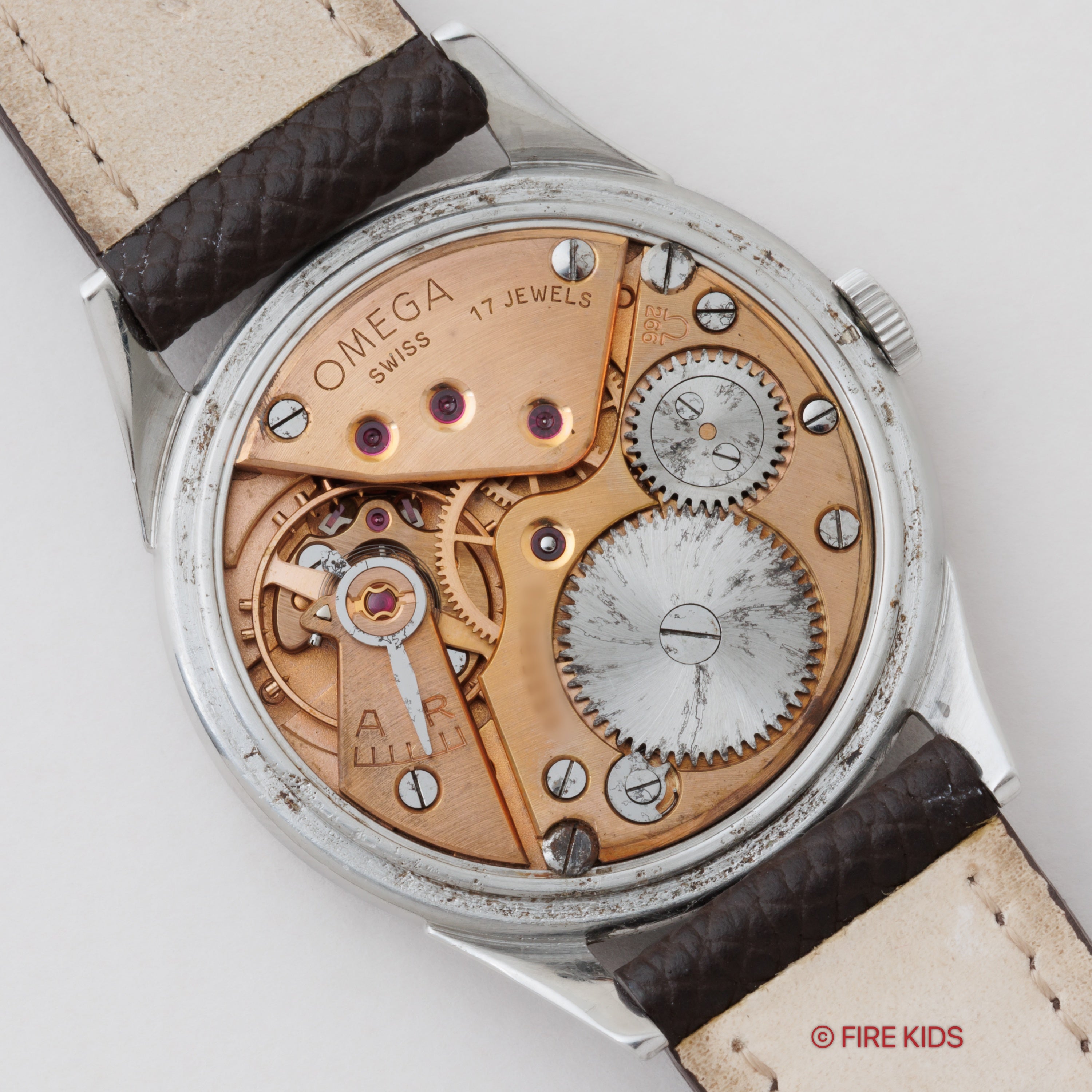 オメガ 30mmキャリバー搭載 スモールセコンド 手巻き Cal.266 1952年製