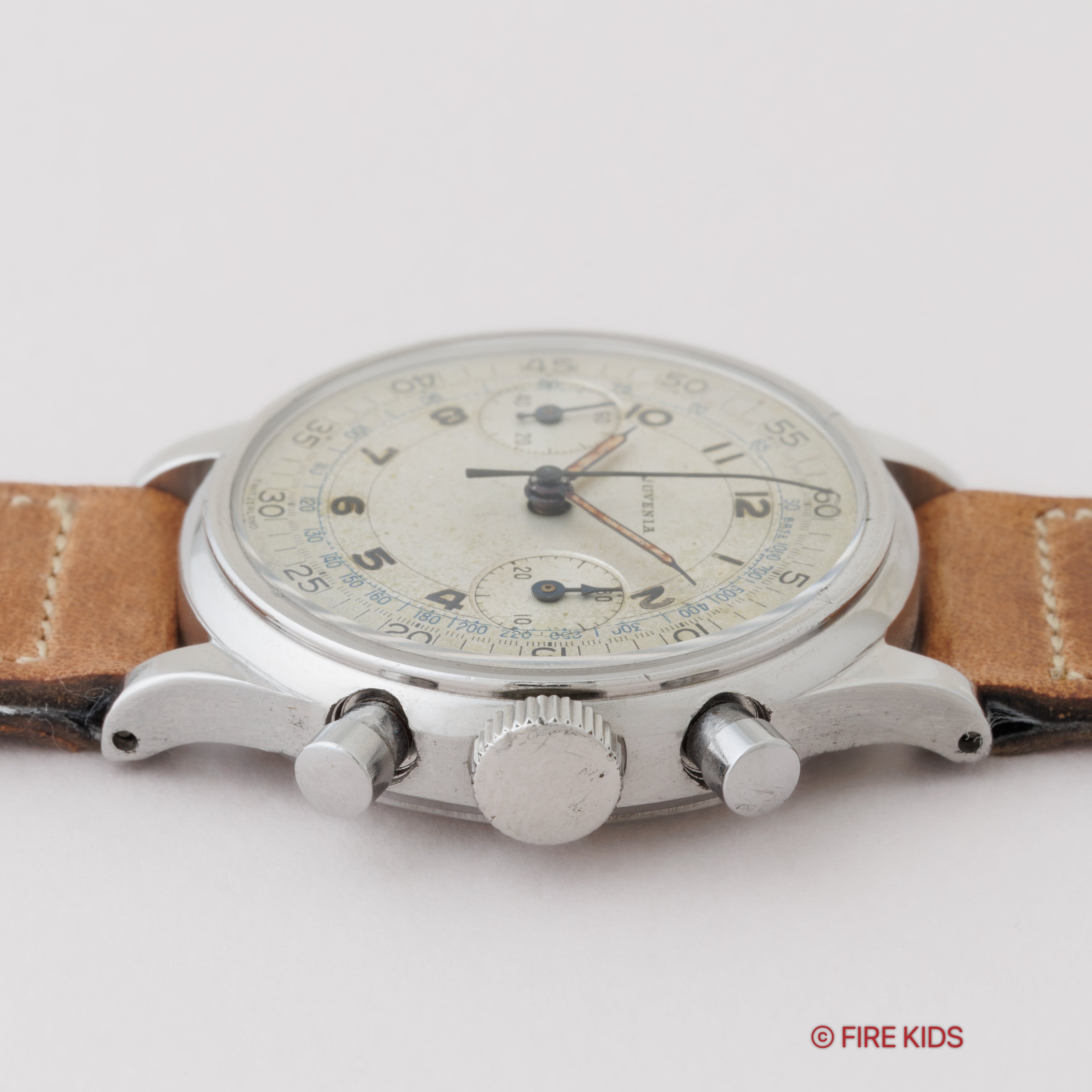 ジュベニア 2レジスター クロノグラフ Cal.VENUS150 1940年代製