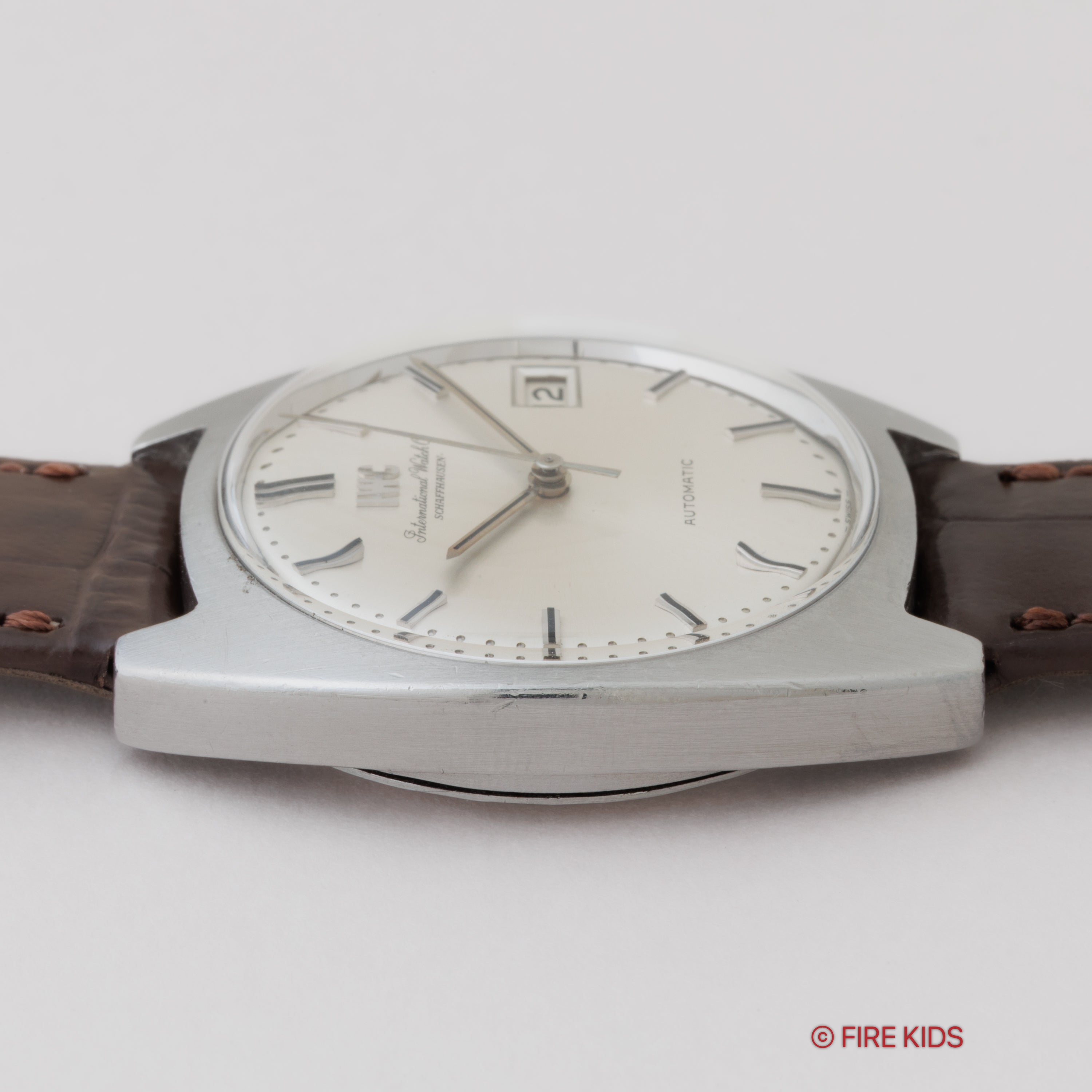 IWC トノーケース 1972年製 Ref.1828 ペラトン式自動巻 Cal.8541B 箱・ギャラ
