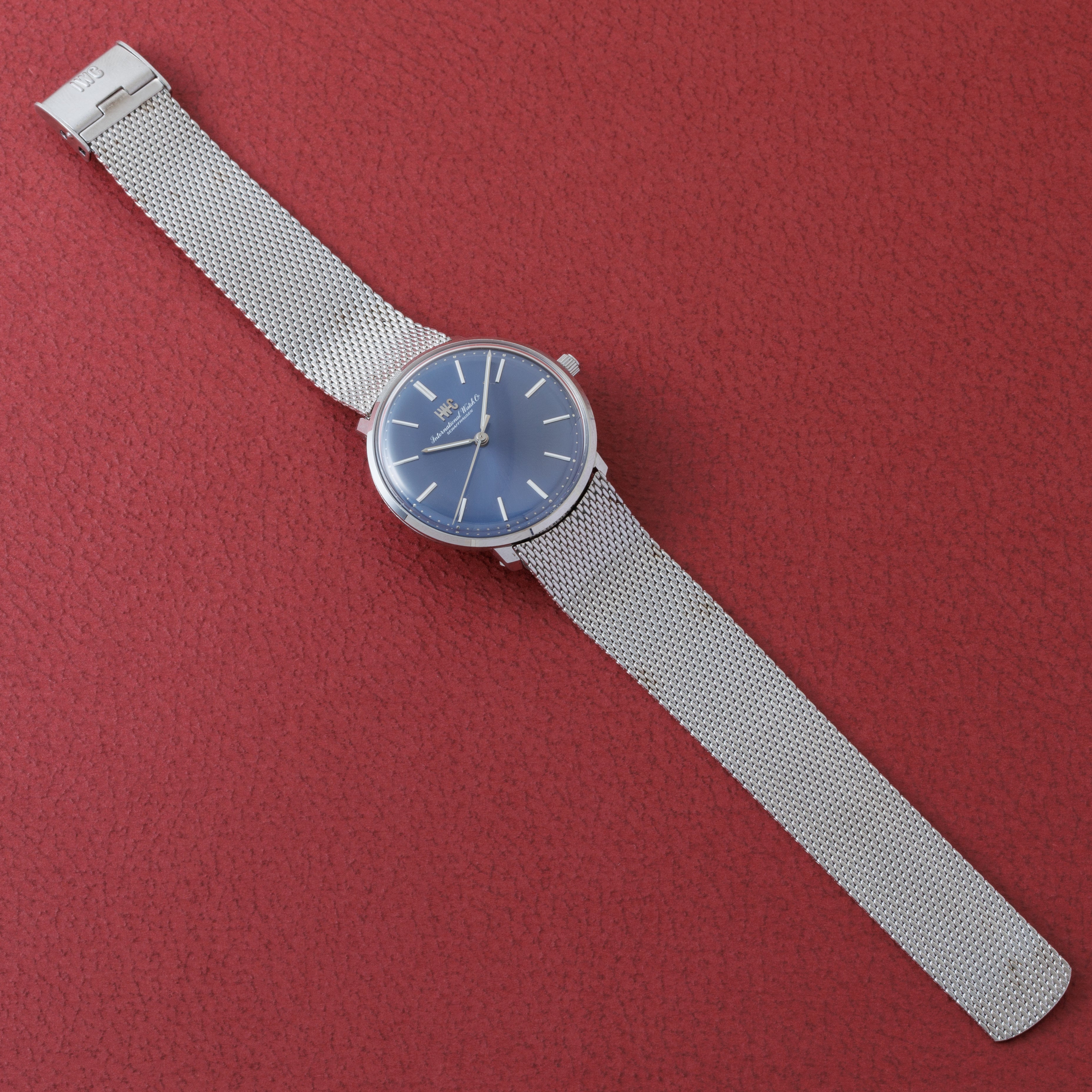 IWC ラウンドケース 1973年製 Ref.2401 手巻き Cal.403 ブルーダイヤル 純正ブレス