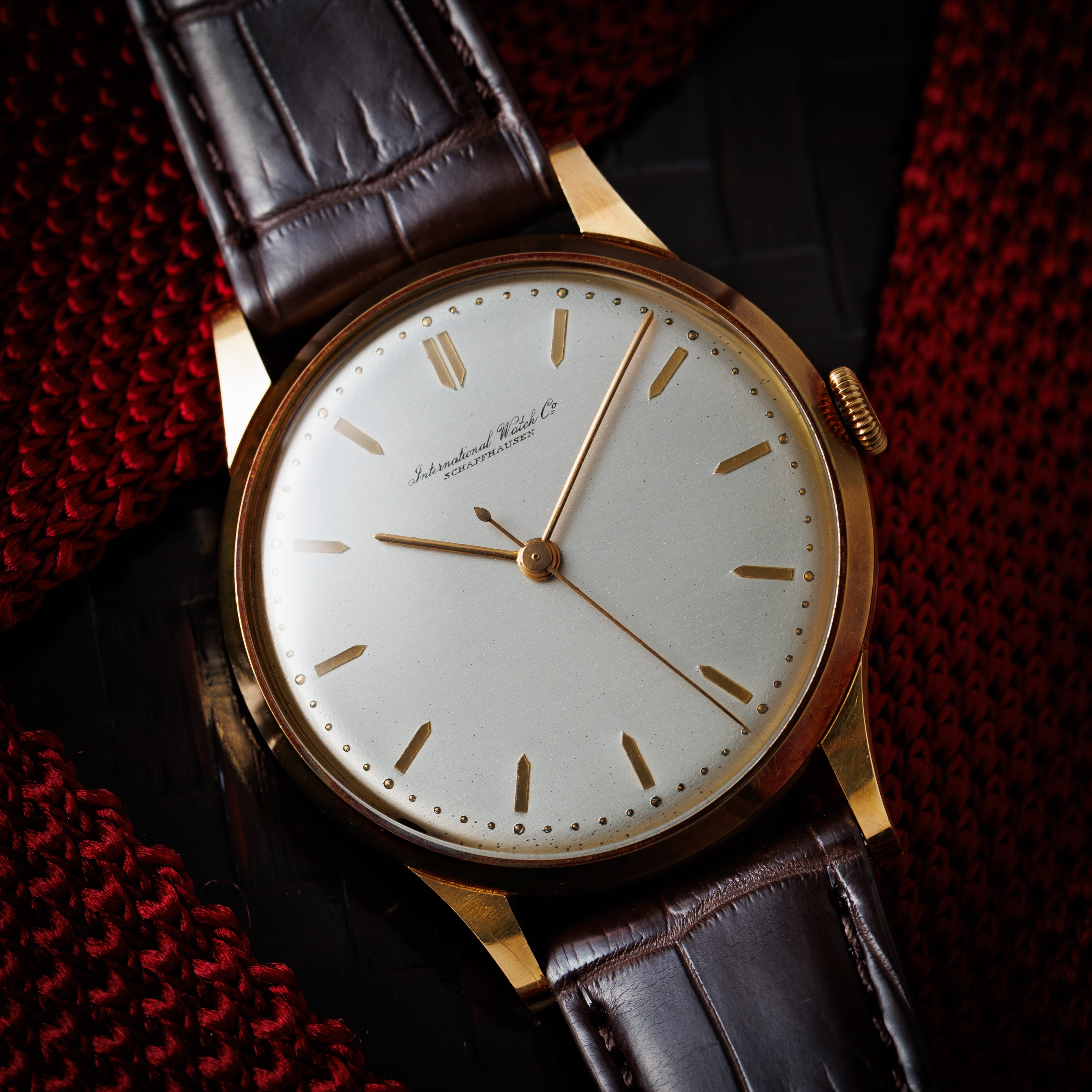 IWC ラウンドケース 1948年製 18金イエローゴールド 手巻き Cal.89 裏スケルトン加工 オリジナル裏蓋付き