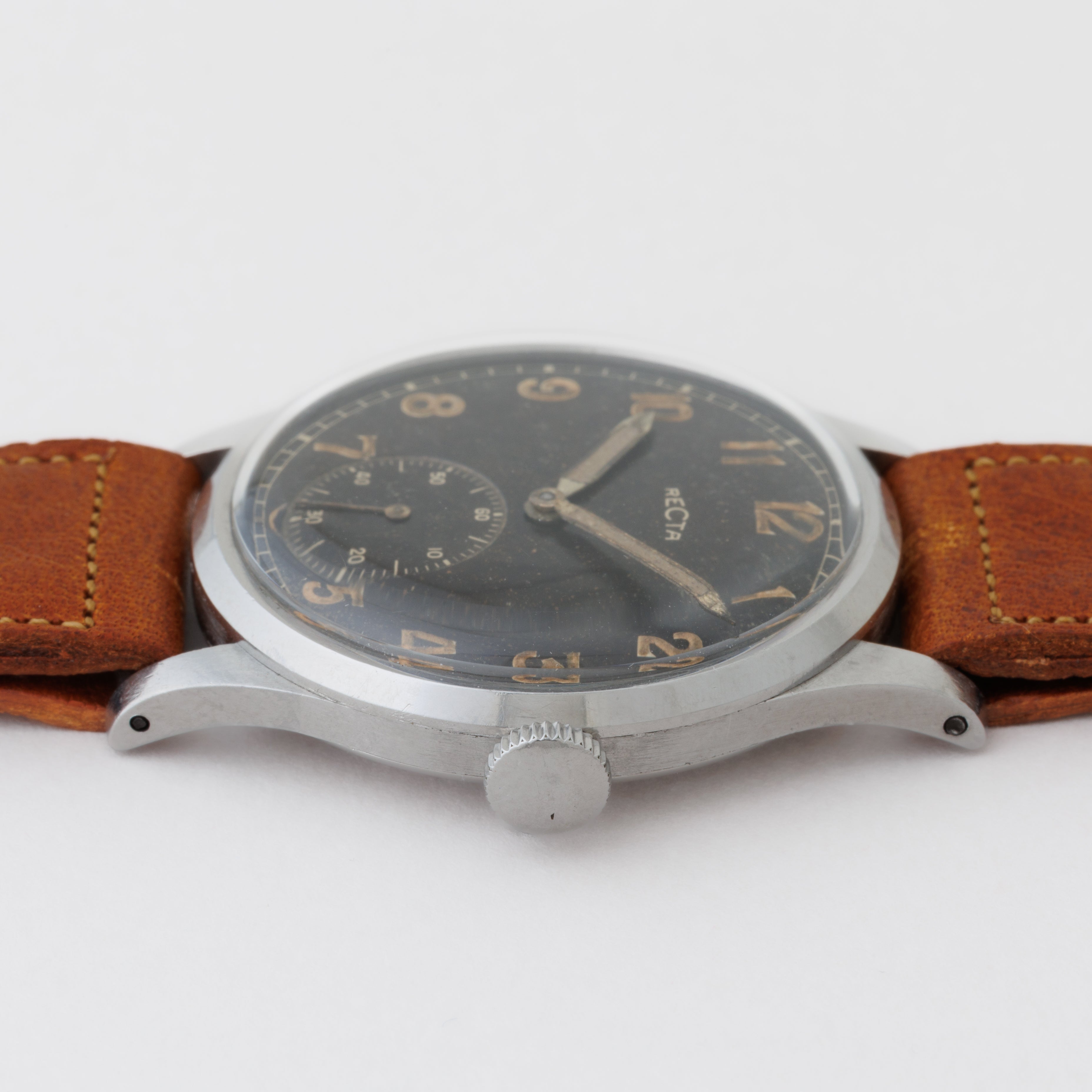 レクタ ラウンドケース ブラックアラビアダイアル 手巻き 1940年代製