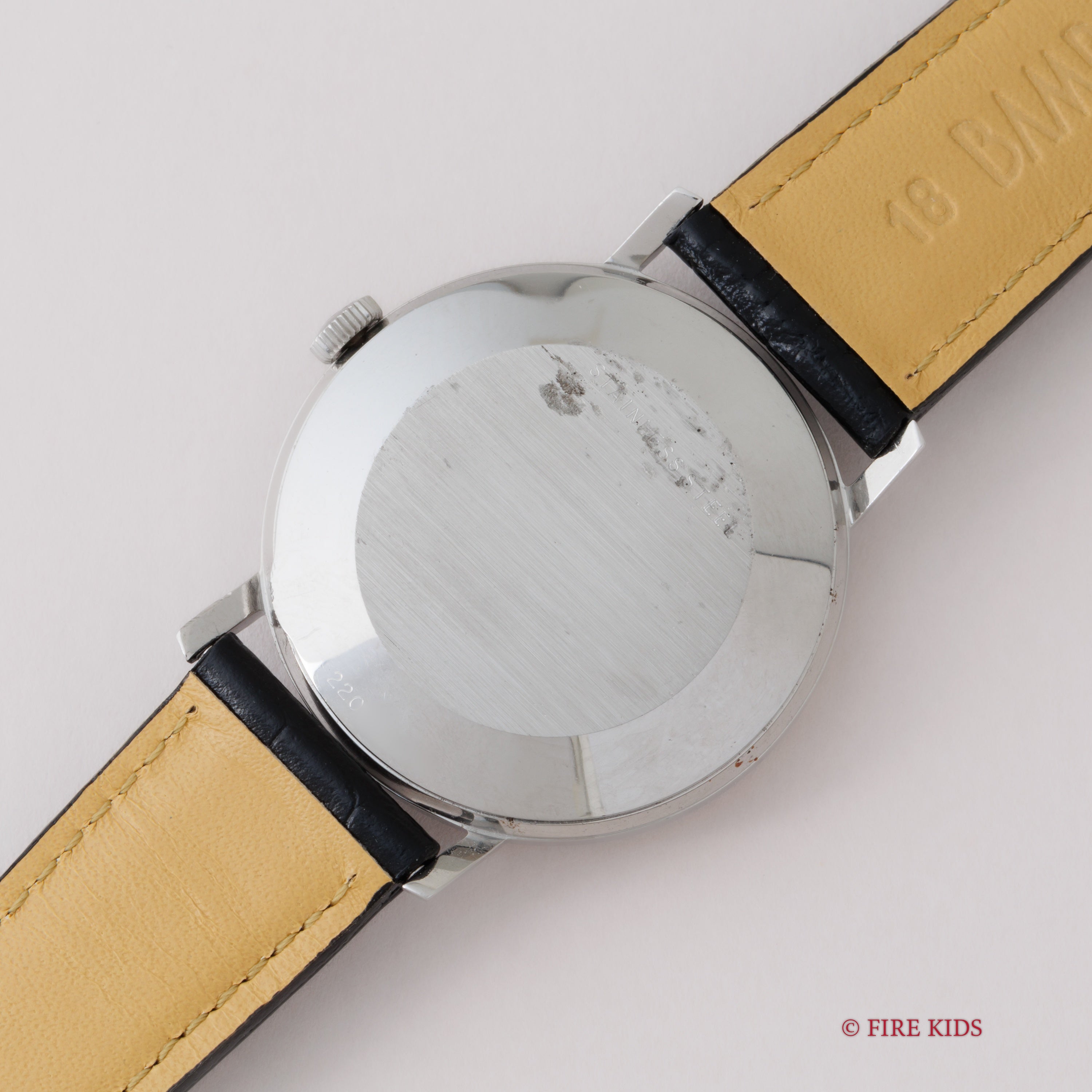 IWC Cal.89搭載ラウンドケース ホワイトローマンダイヤル 1978年製 手巻 お魚リューズ