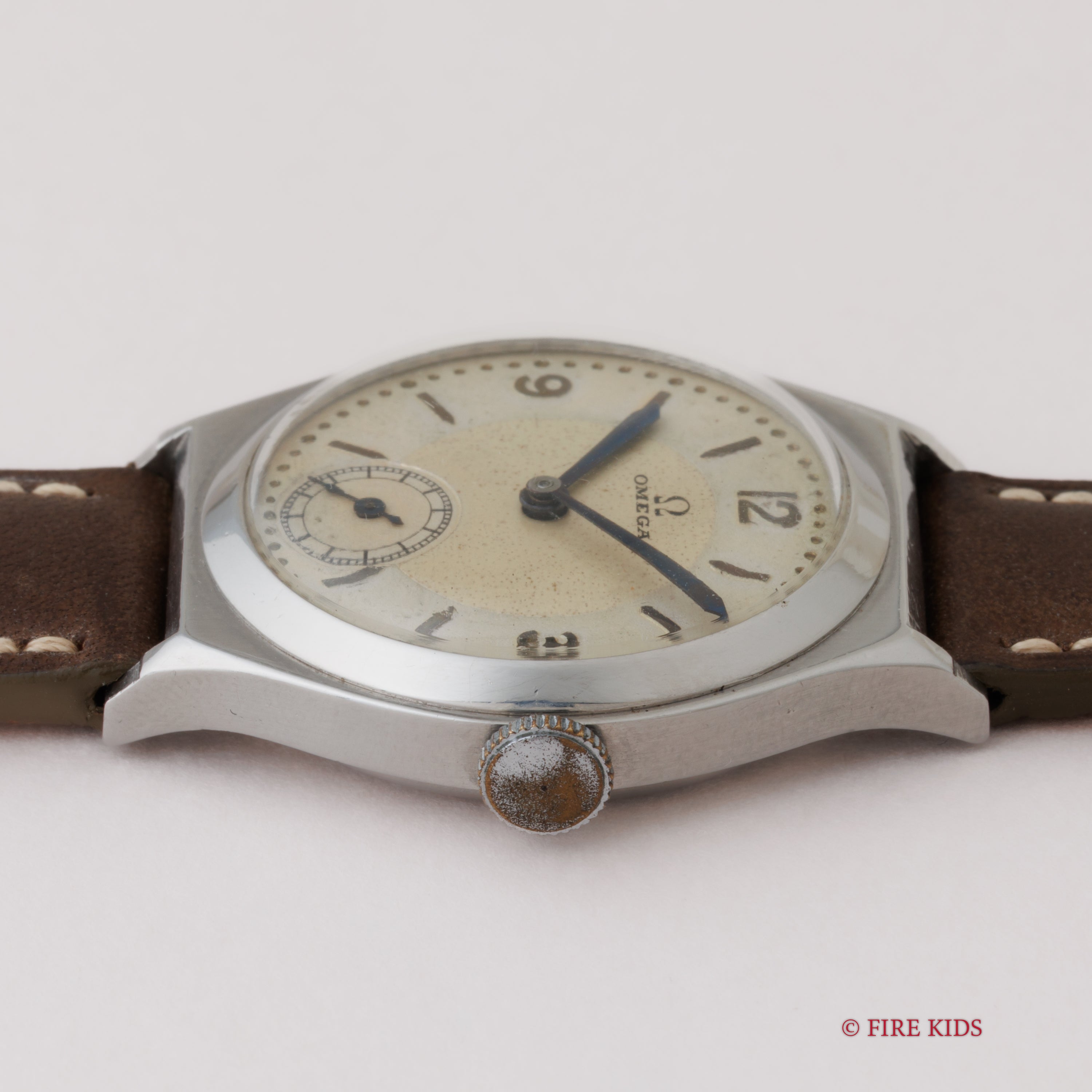 オメガ 1930年代製 Cal.26.5SOB T-2 ツートンダイヤル 手巻き スモセコ