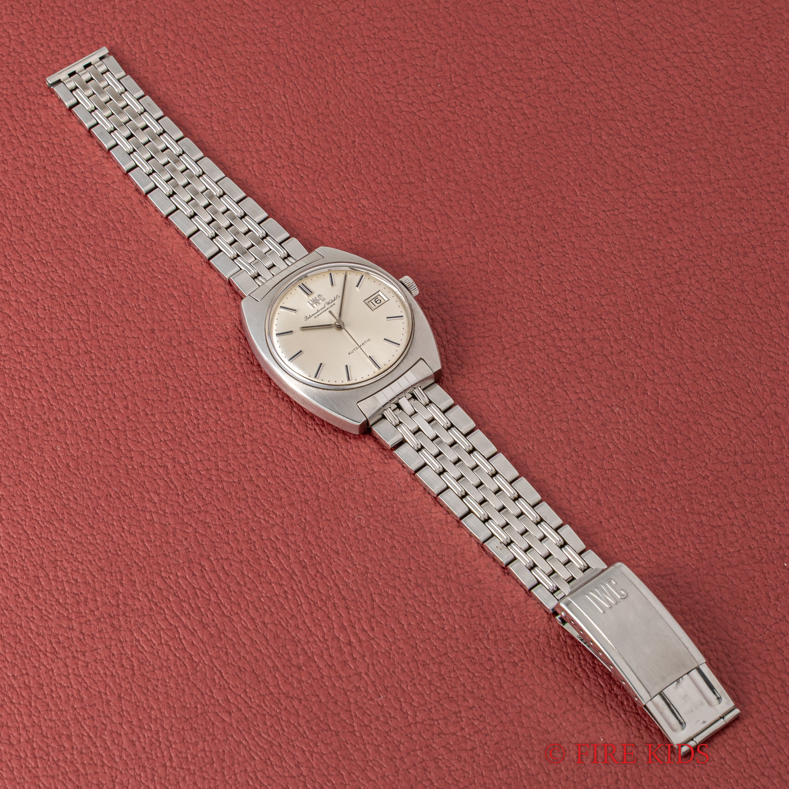 IWC 1975年製 トノーケース ペラトン式自動巻 Cal.8541B 純正ゲイフレアーブレス