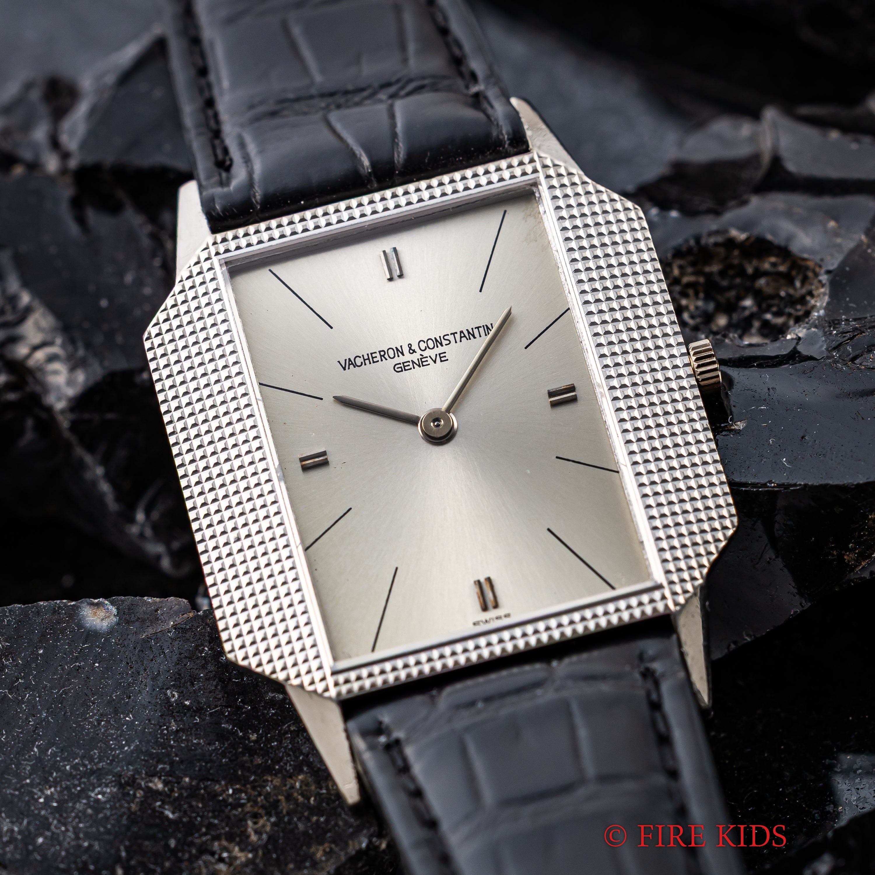 ヴァシュロン・コンスタンタン 18金無垢ホワイトゴールドスクエアケース 1970年代製 手巻 Cal.1003 Ref.6989