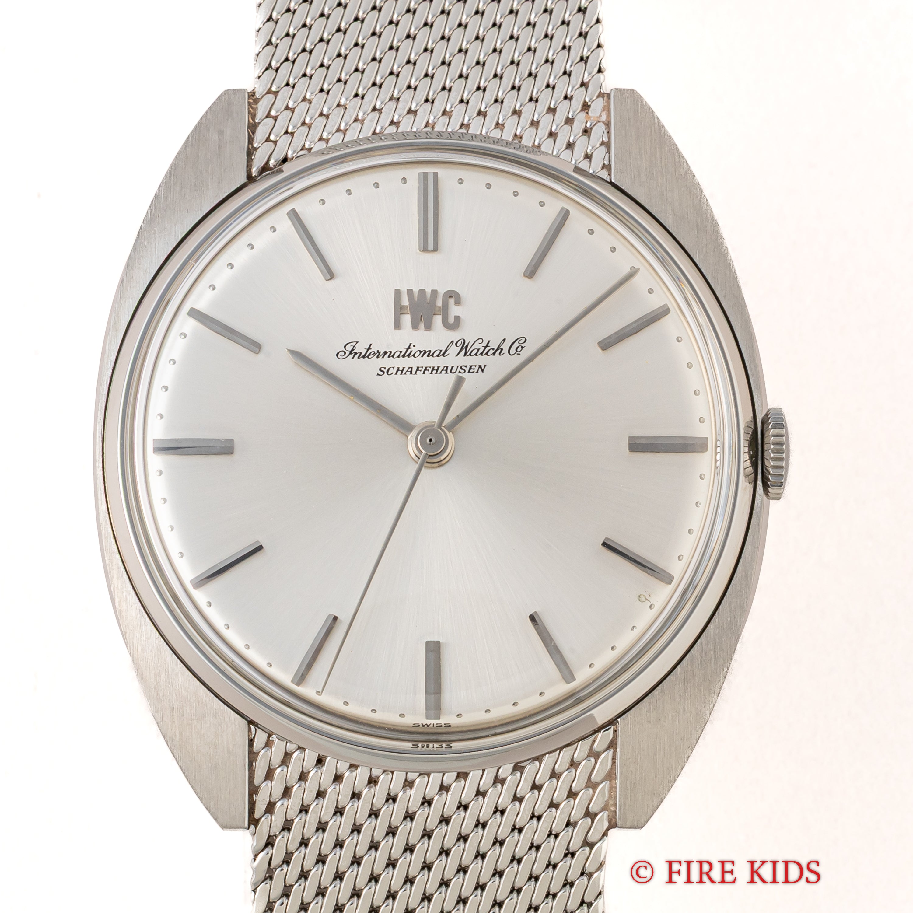 IWC トノーケース 1972年製 手巻き Cal.403 純正メッシュブレス付き ノンデイト