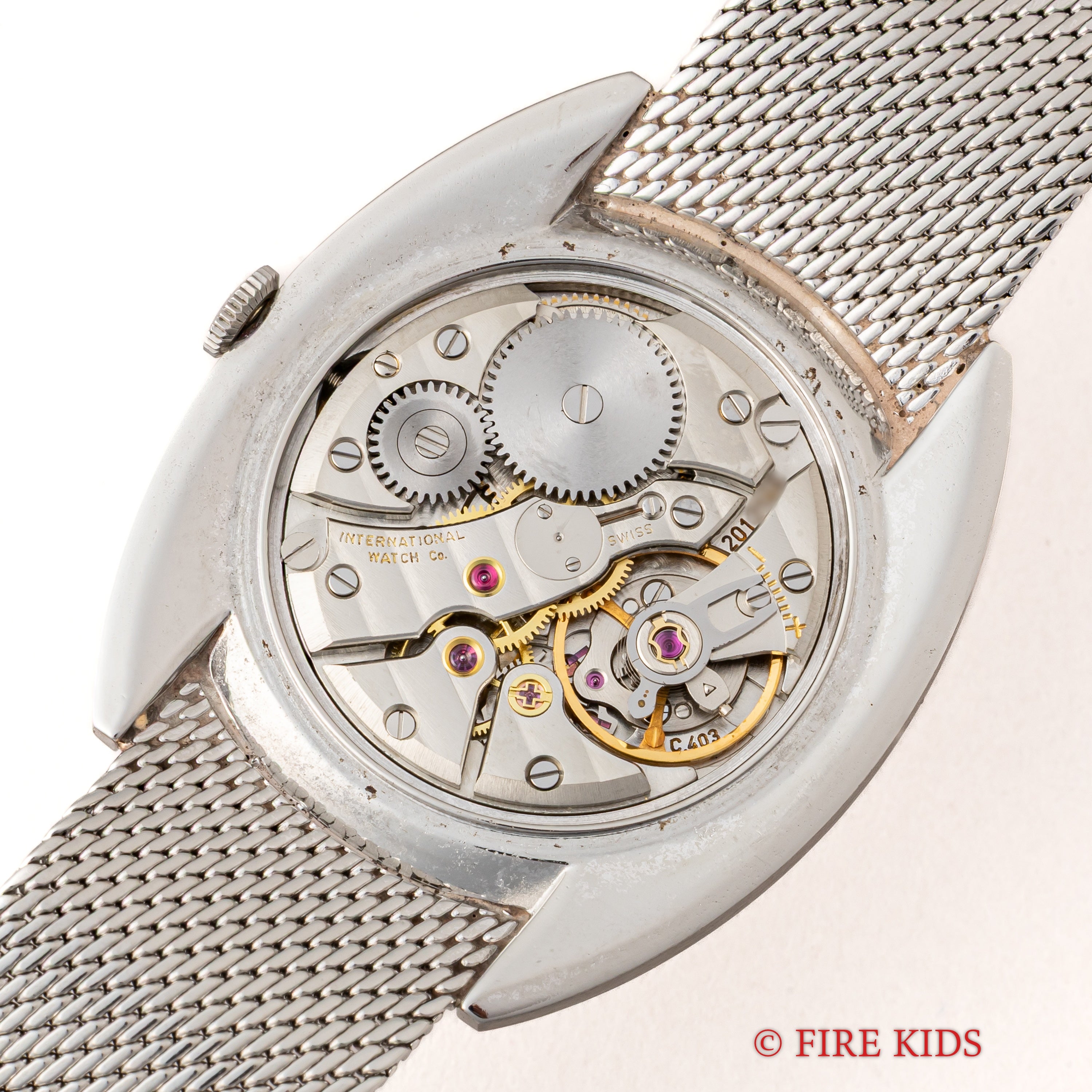 IWC トノーケース 1972年製 手巻き Cal.403 純正メッシュブレス付き ノンデイト