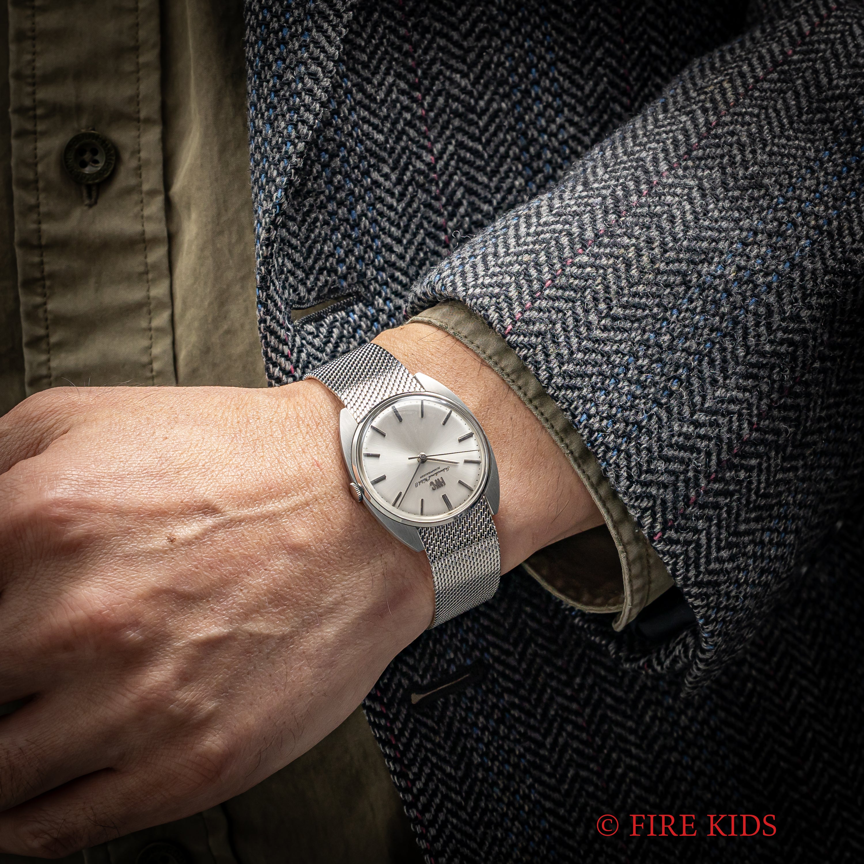 IWC トノーケース 1972年製 手巻き Cal.403 純正メッシュブレス付き ノンデイト