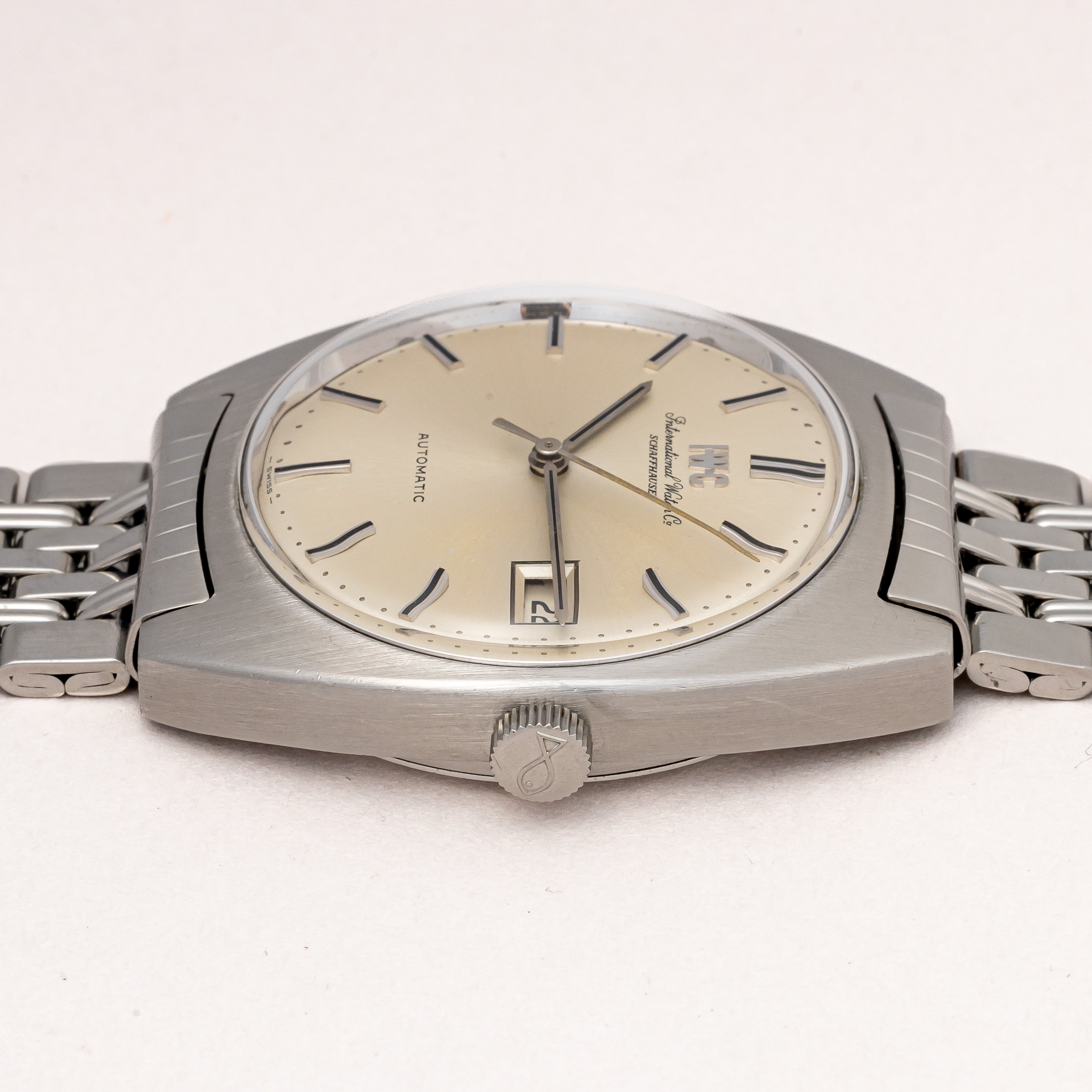 IWC トノーケース 1975年製 オートマチック Ref.1828 Cal.8541B ゲイフレアーブレス