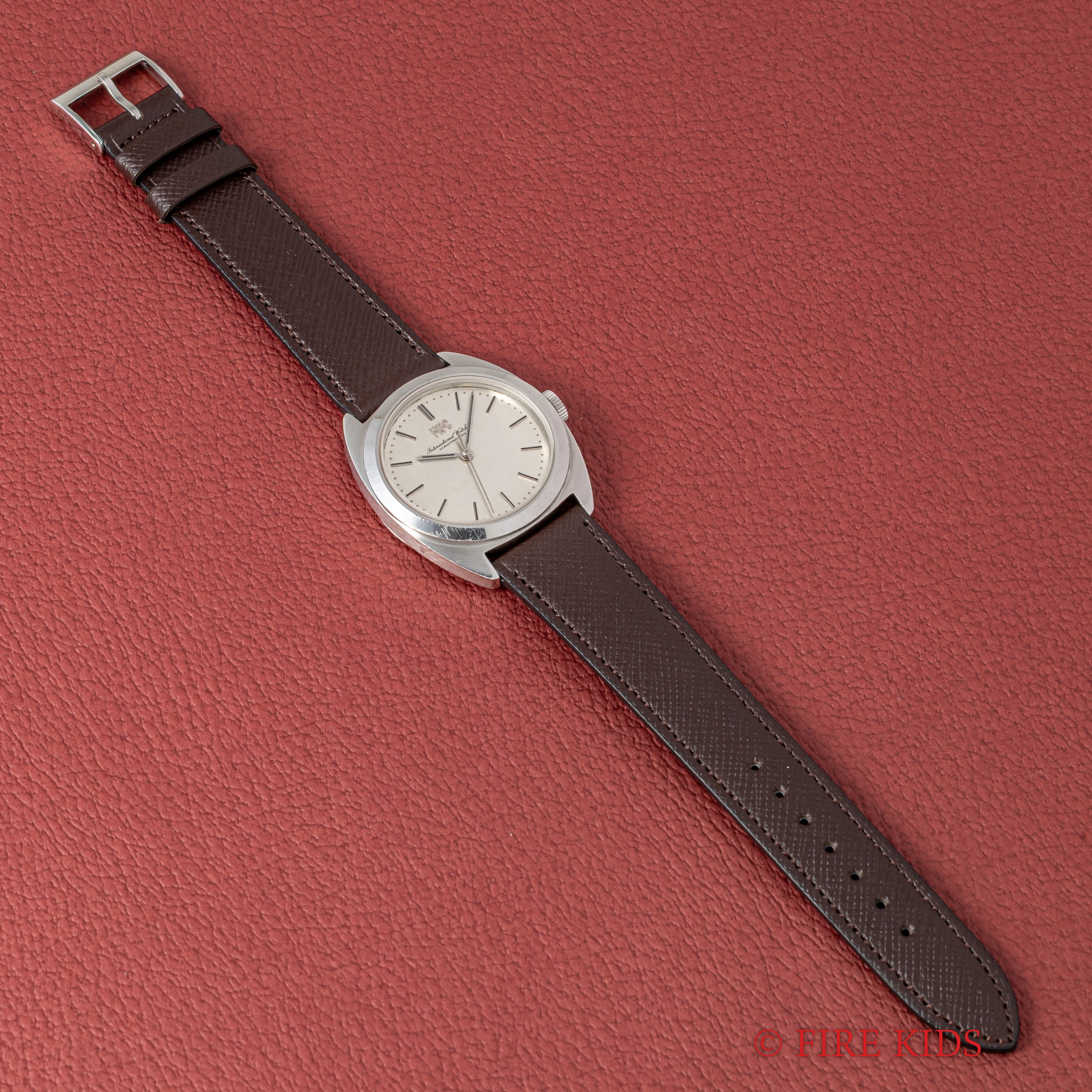 IWC トノー型 ヨットクラブスタイル 1976年製 Ref.2606 手巻き Cal.89 手巻き お魚リューズ