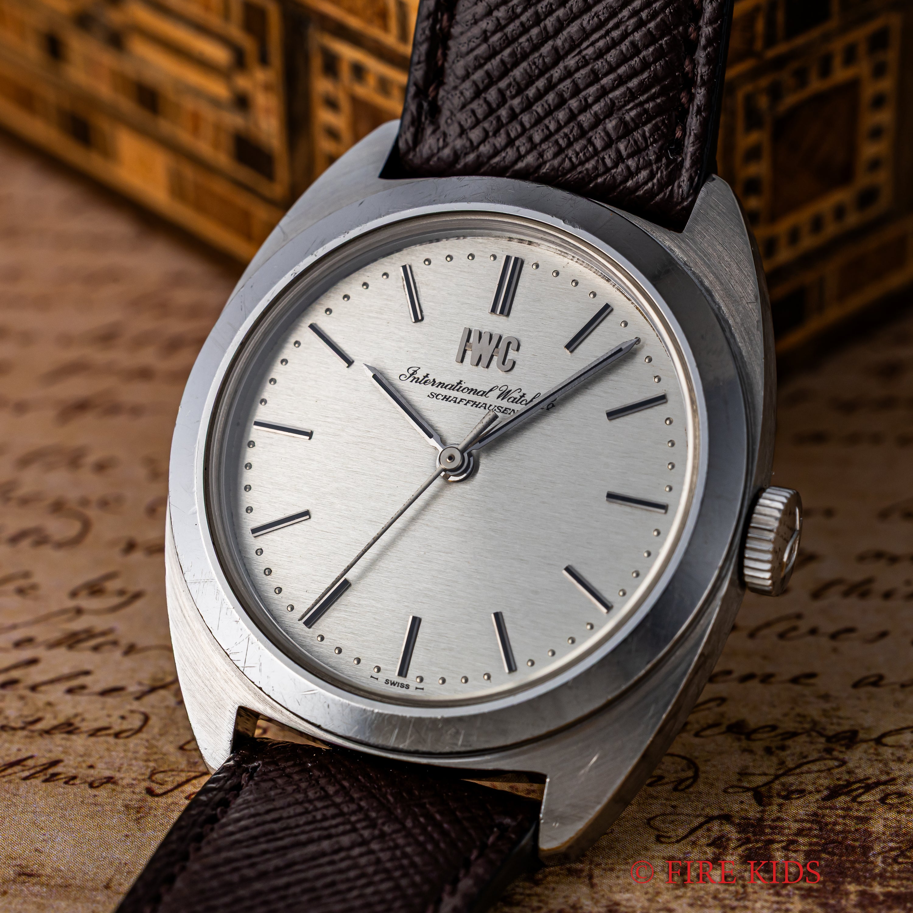 IWC トノー型 ヨットクラブスタイル 1976年製 Ref.2606 手巻き Cal.89 手巻き お魚リューズ