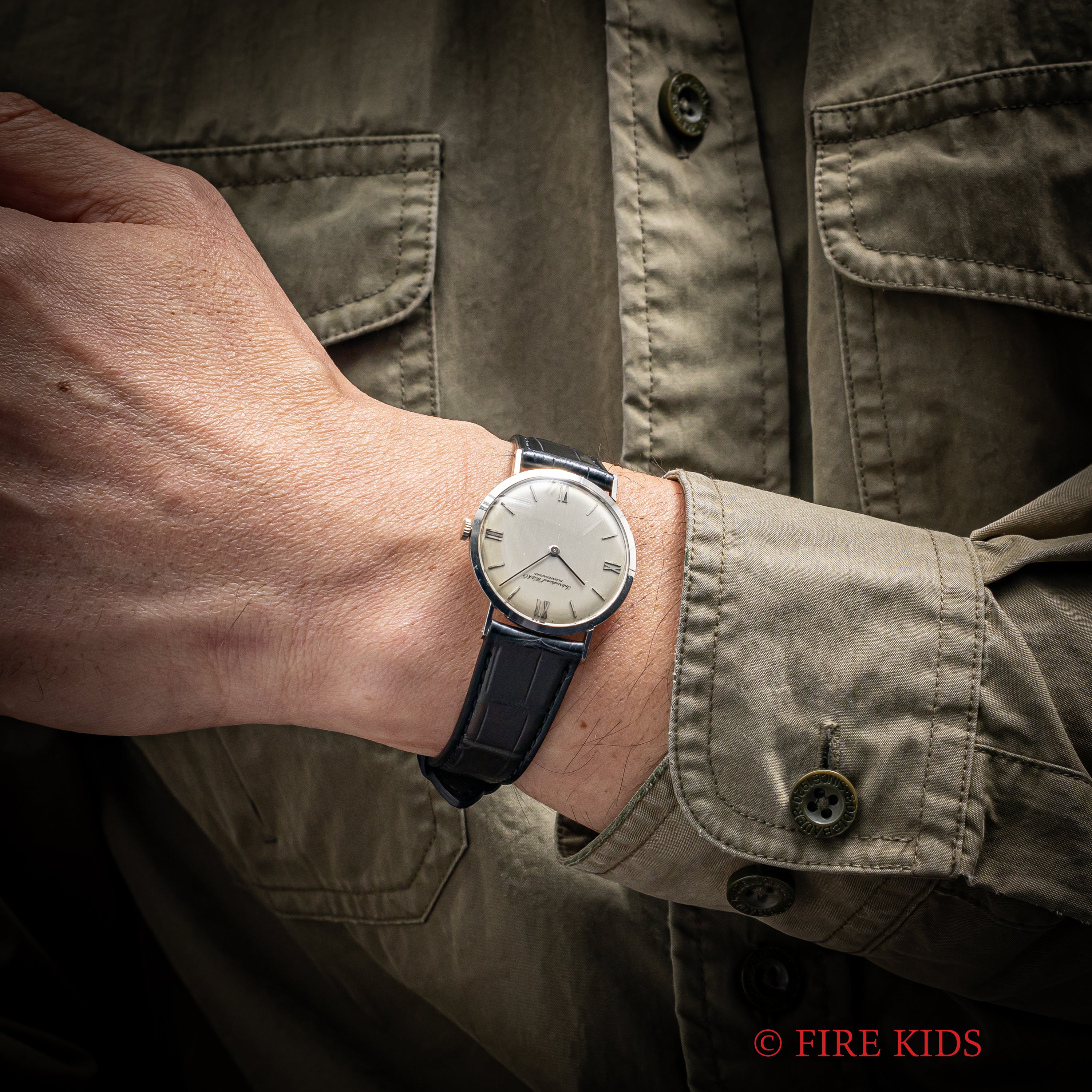 IWC ラウンドケース 1972年製 18金無垢 飛びローマンダイヤル Ref.1220