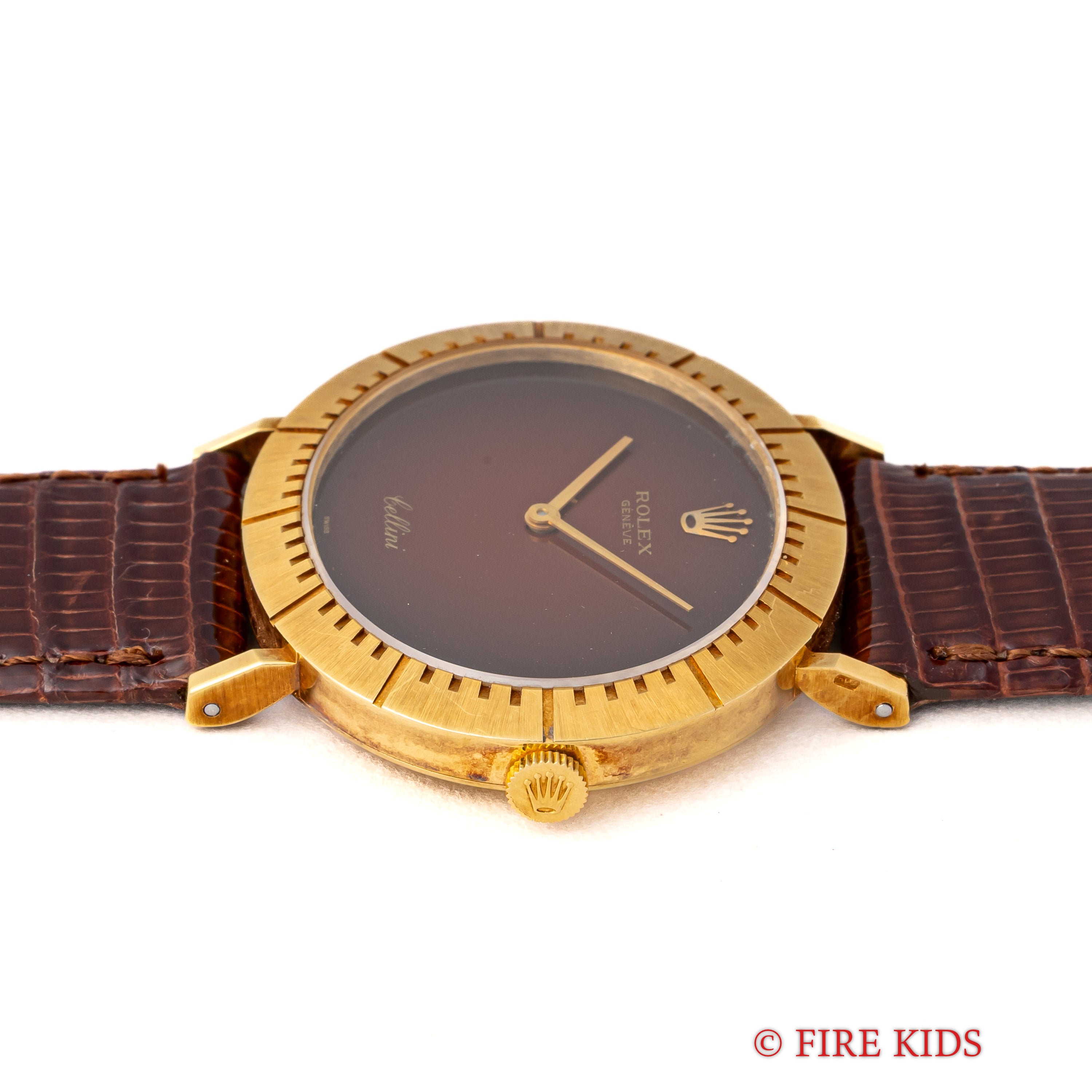 ロレックス チェリーニ レッドグラデーションダイヤル 18金無垢 1972年製 オーバル型 手巻き Ref.4083 王冠GP尾錠