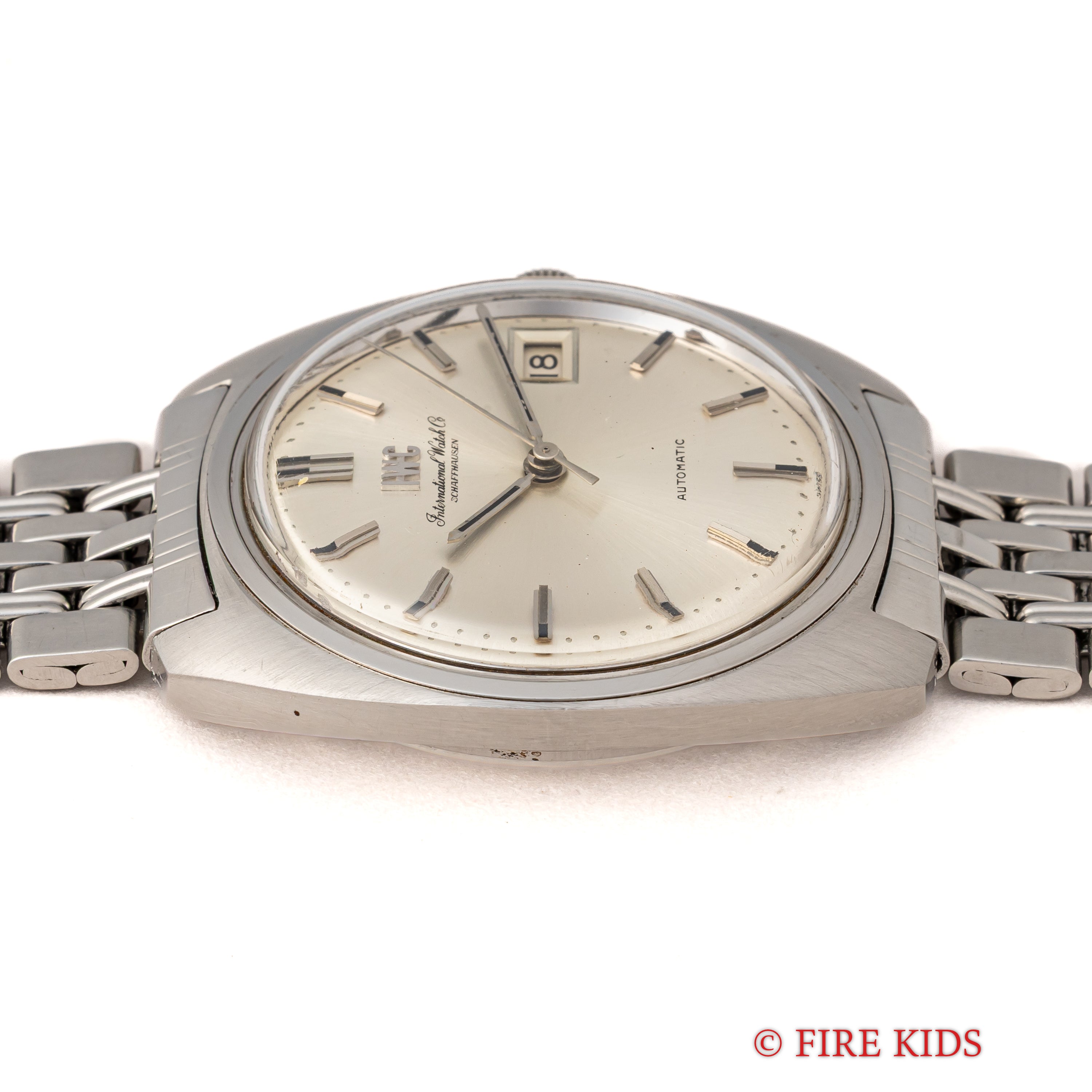 IWC トノーケース ゲイフレアブレス付き 1970年製 Ref.819A Cal.8541B