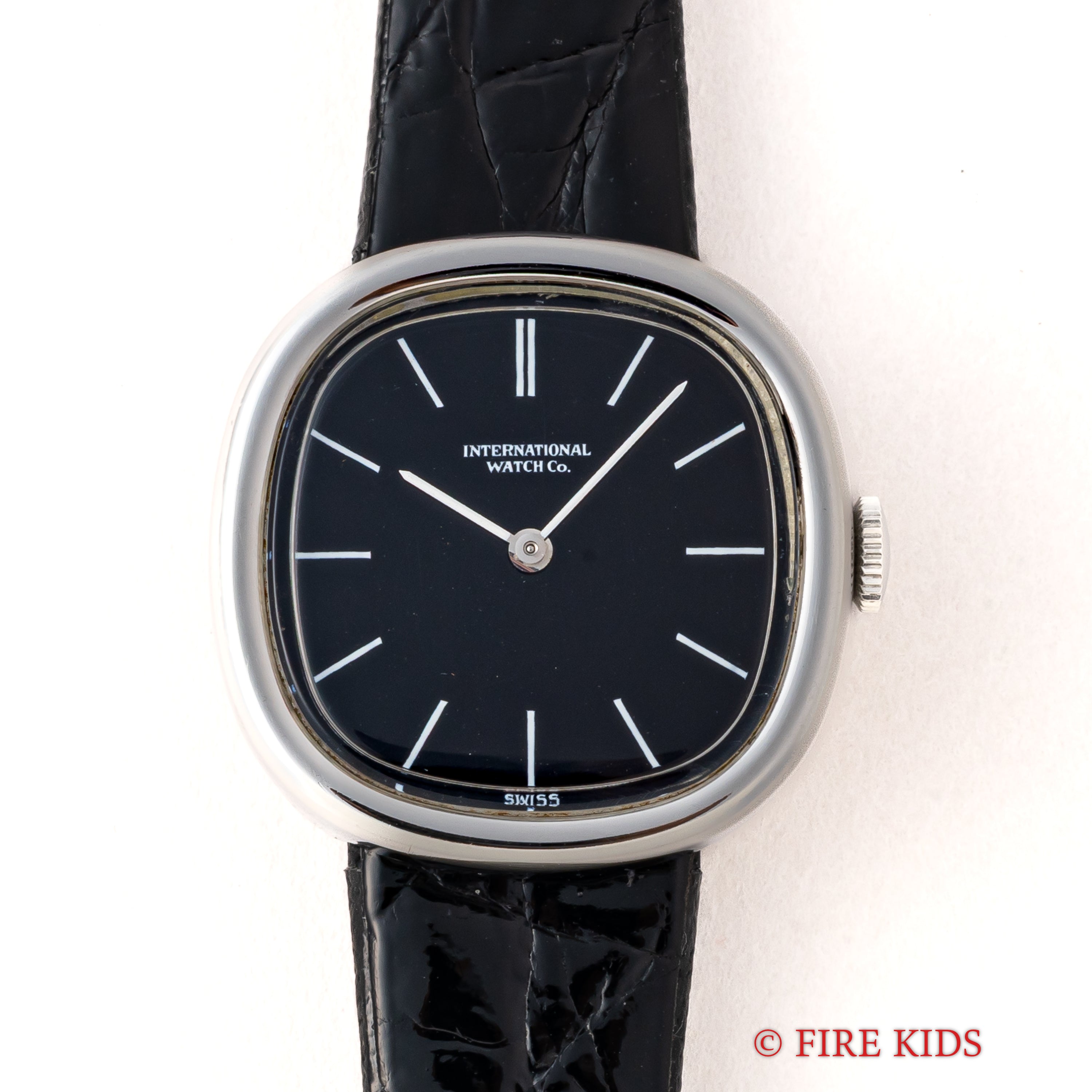 IWC レディースウオッチ ブラックダイヤル 1977年製 手巻 Cal.412 ユニークケース