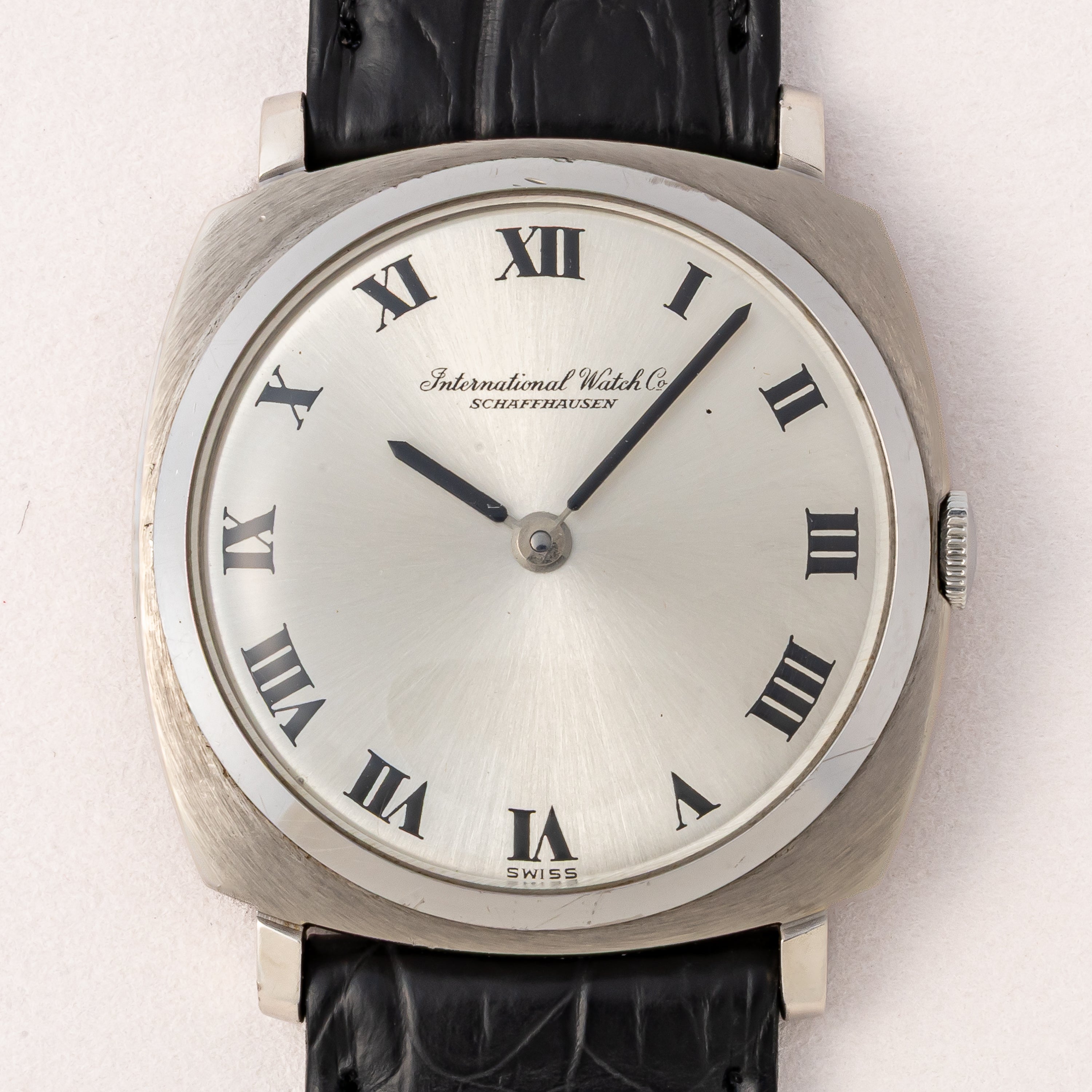 IWC 18金無垢ホワイトゴールドクッションケース 1973年製 ローマンダイヤル 箱・純正尾錠付き 手巻き Cal.423