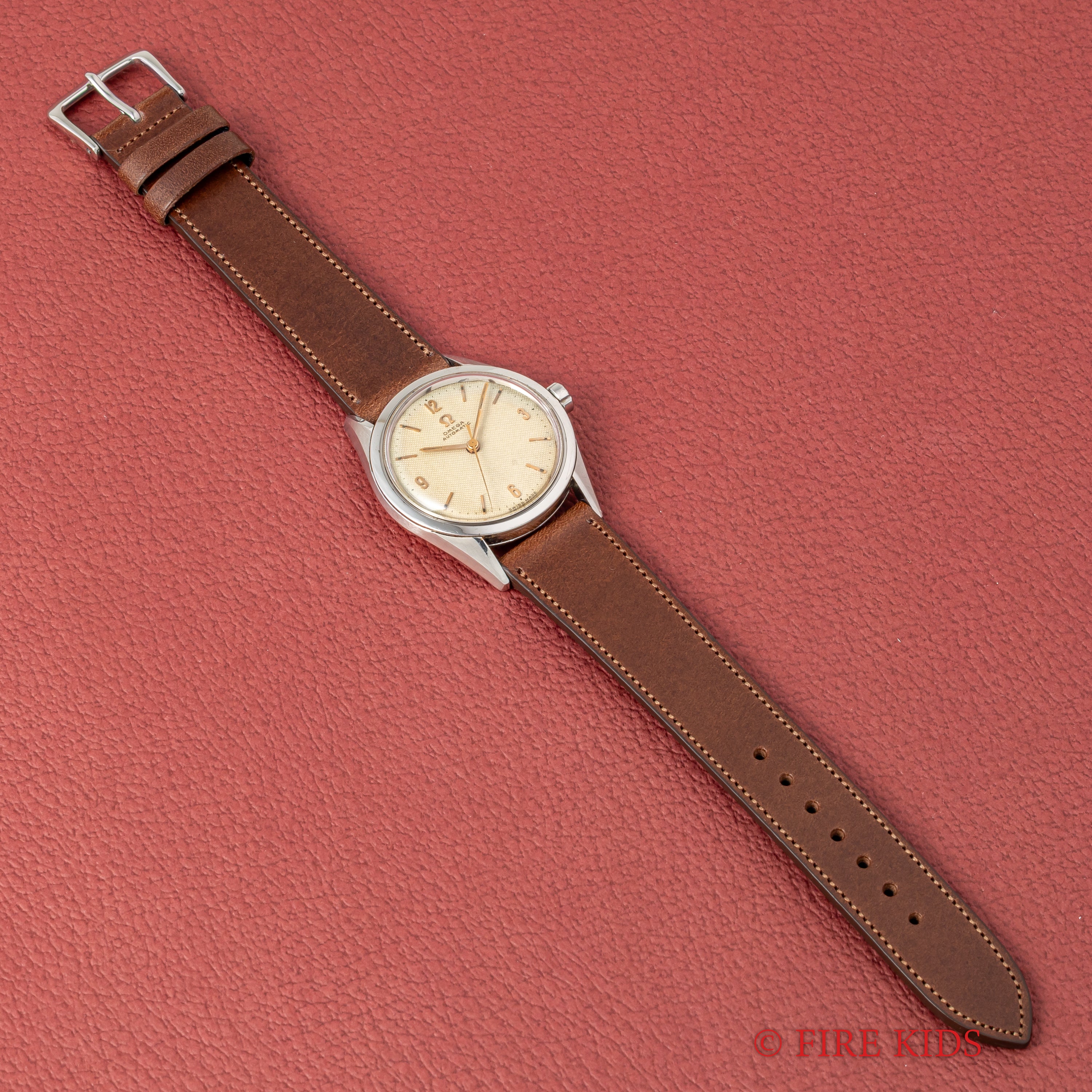 オメガ ラウンドケース ギョウシェダイヤル 1954年製 全回転自動巻 Cal.471