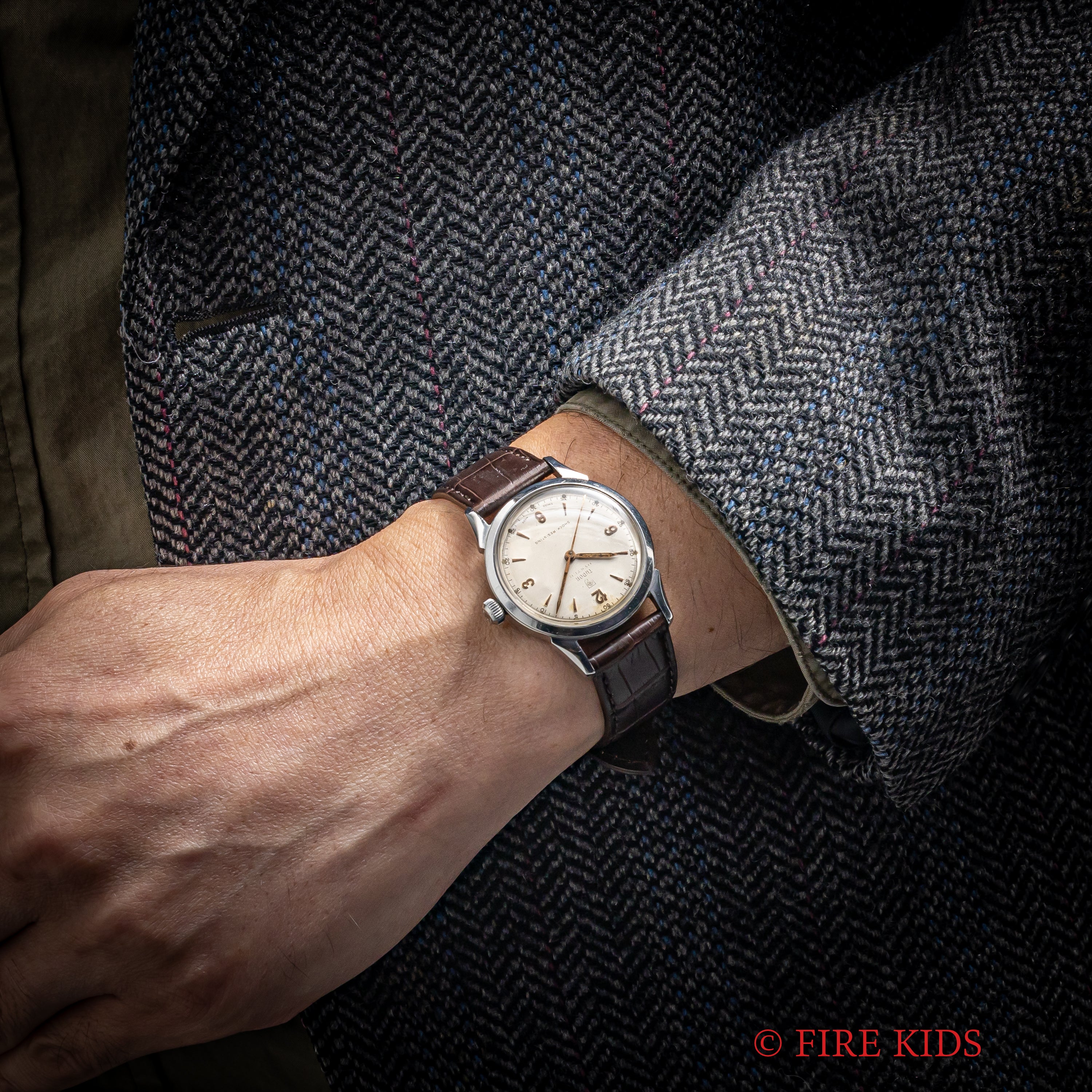 チューダー 盾薔薇オイスター 1950年代製 手巻き 飛びアラビアダイヤル