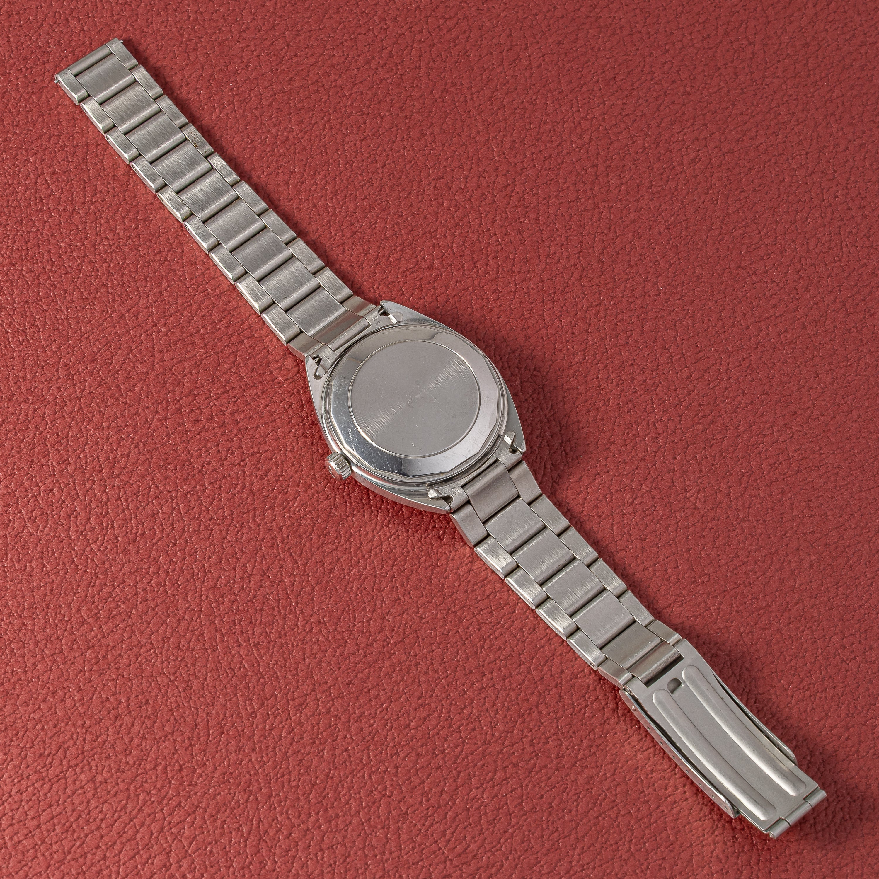 IWC ヨットクラブ 1967年製 Ref.R811AD オリジナルブルーダイヤル ペラトン式自動巻き Cal.854 お魚リューズ ノンデイト ブレス付き