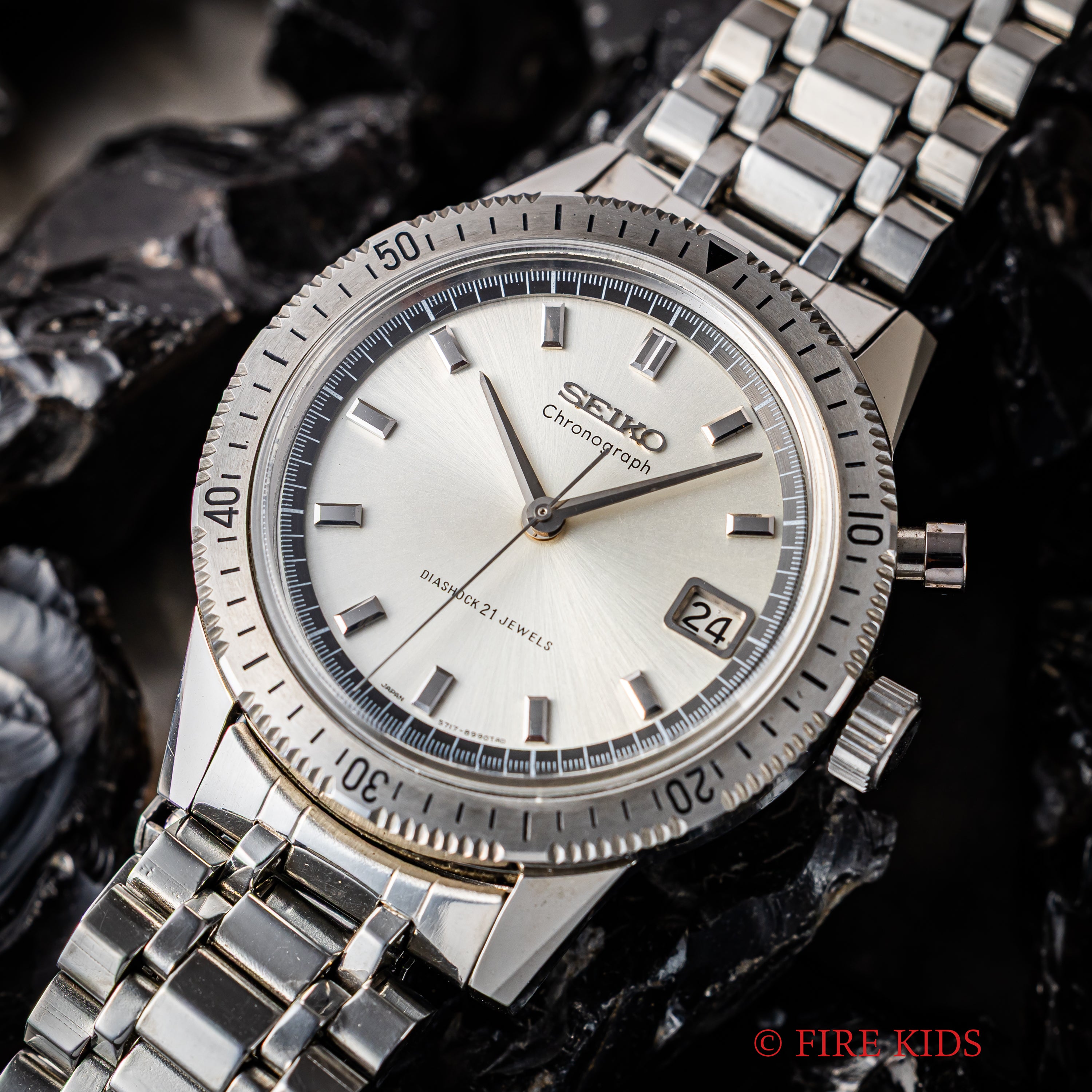 セイコー ワンプッシュクロノ 1964年製 Ref.5717-8990 手巻き カレンダー付き ステンレスベゼル 純正ブレス付き