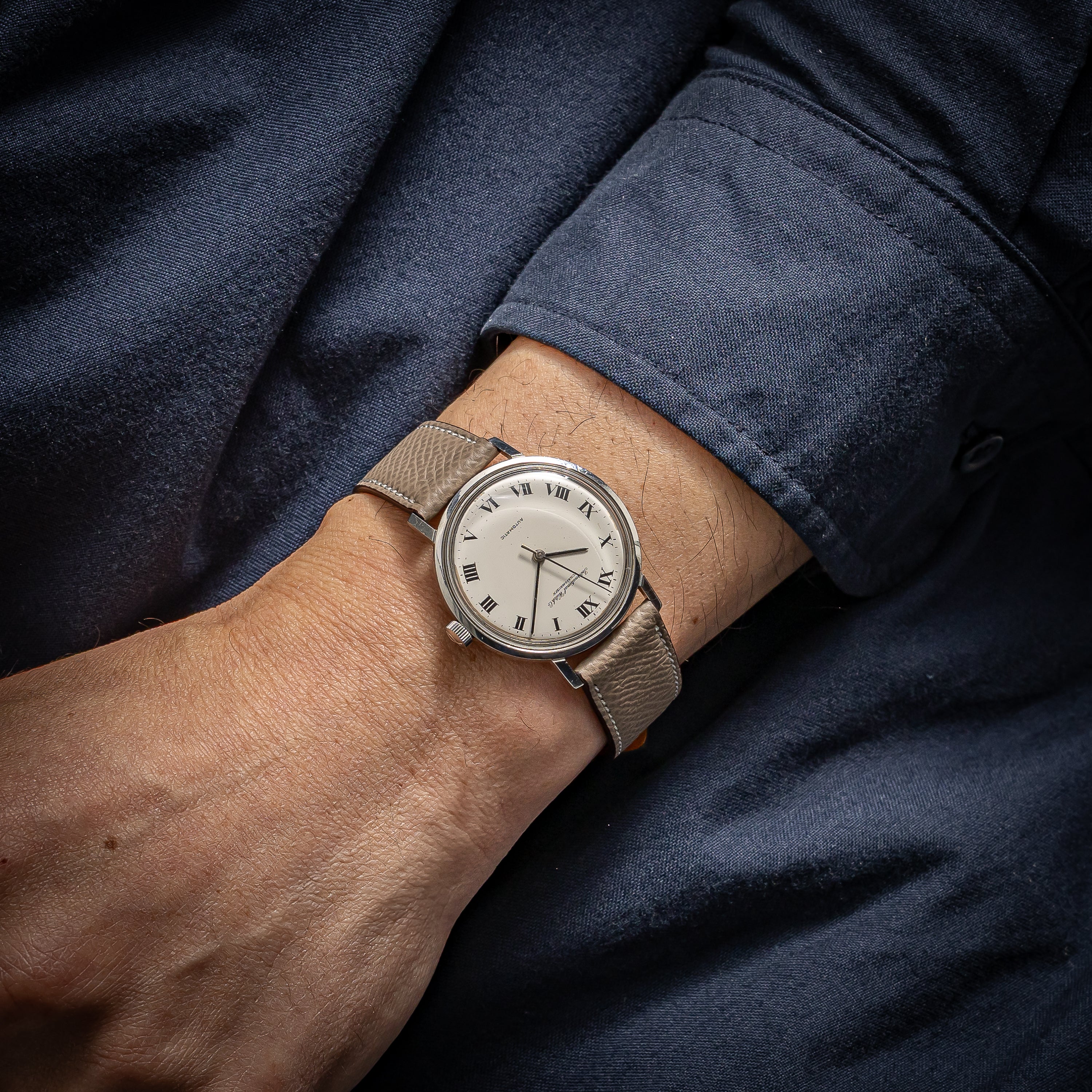 IWC 1977年製 ホワイトローマンダイヤル ペラトン式自動巻き Cal.854B ノンデイト 箱付き