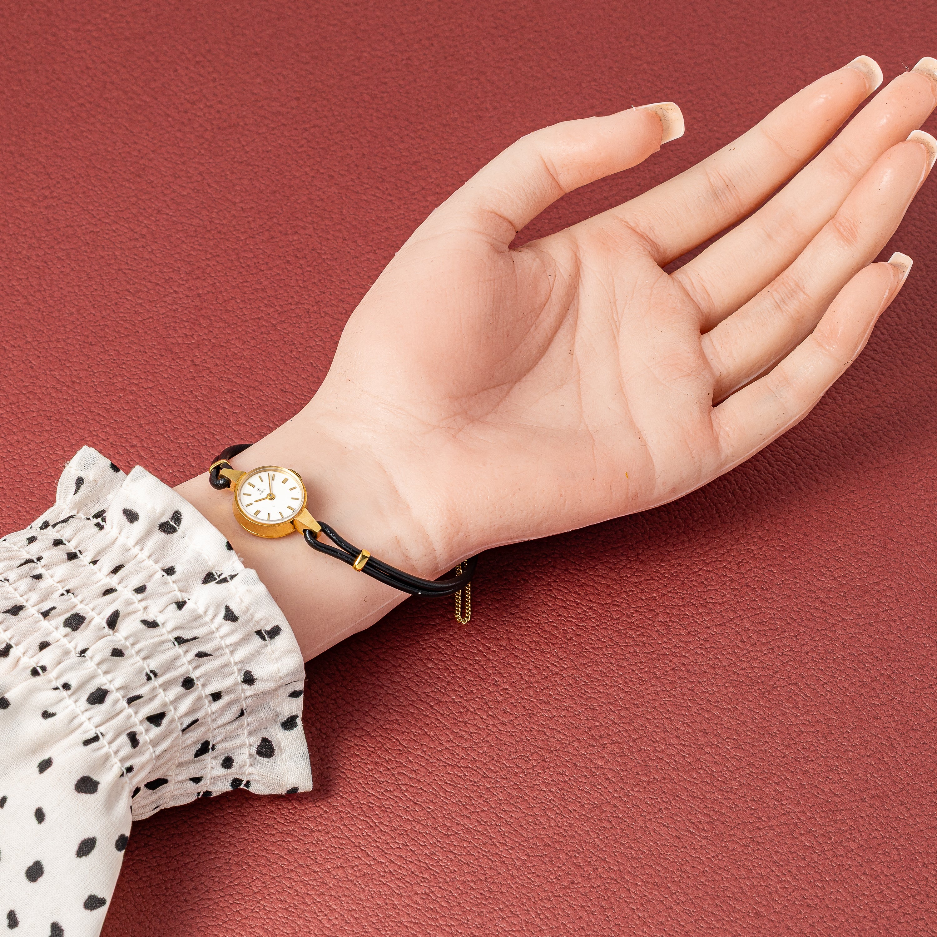 チューダー 18金無垢レディースウォッチ 1960年代製 小バラロゴ 王冠リューズ