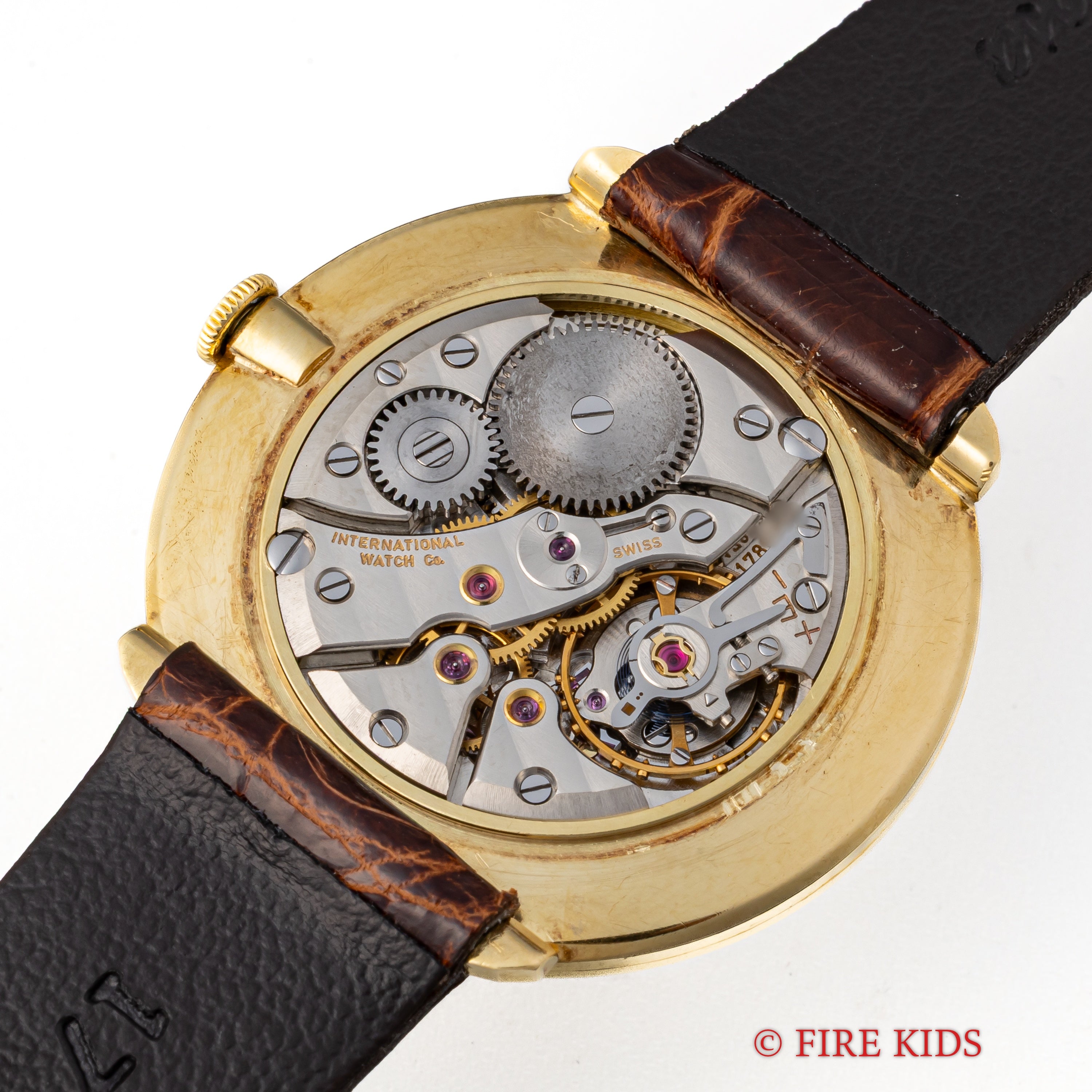 IWC ラウンド デラックス 18金無垢 1965年製 Cal.401 箱付き 純正金無垢尾錠付き