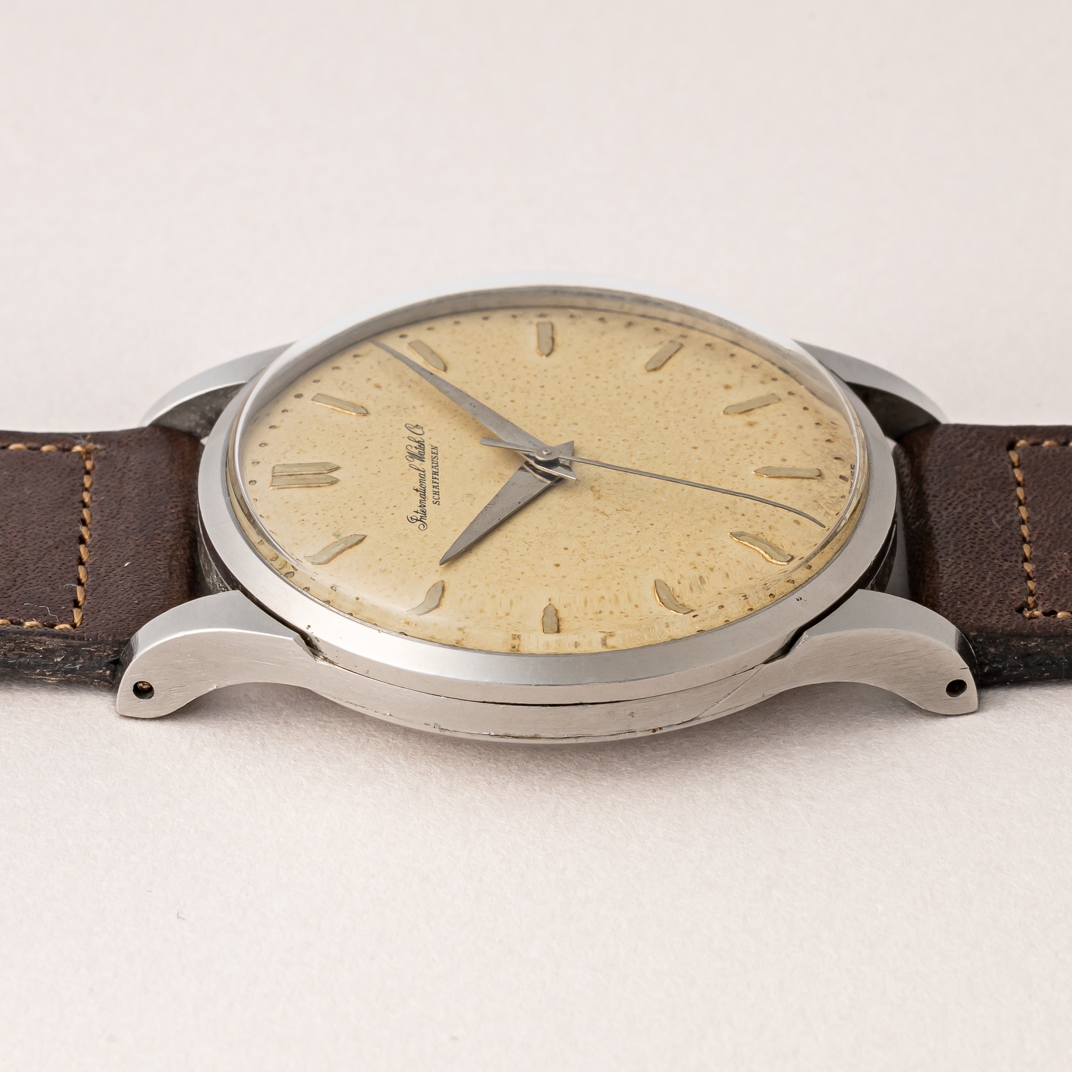 IWC ラウンドケース 1957年製 手巻き Cal.89
