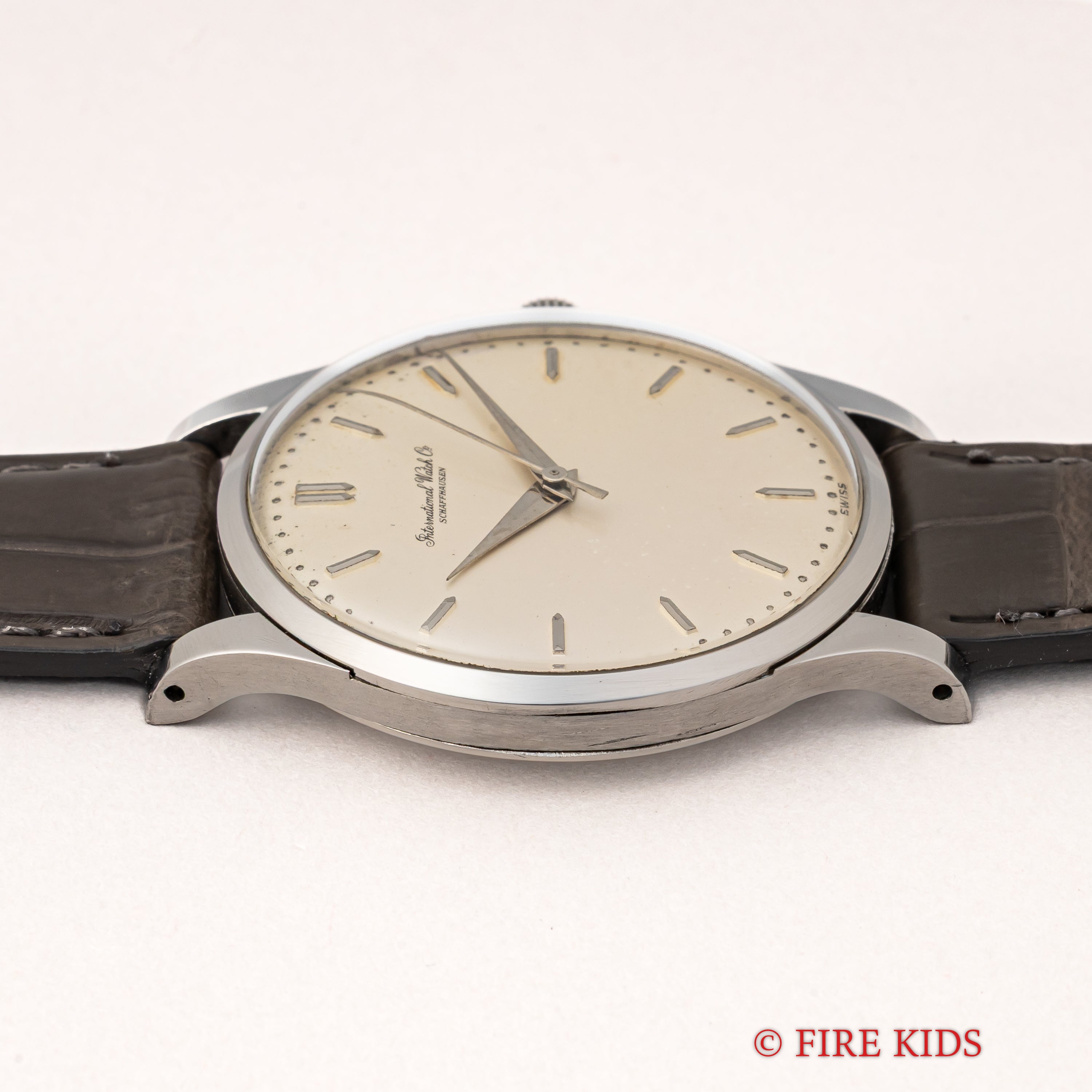 IWC ラウンドケース 1958年製 手巻き Cal.89 砲弾インデックス ビックケース