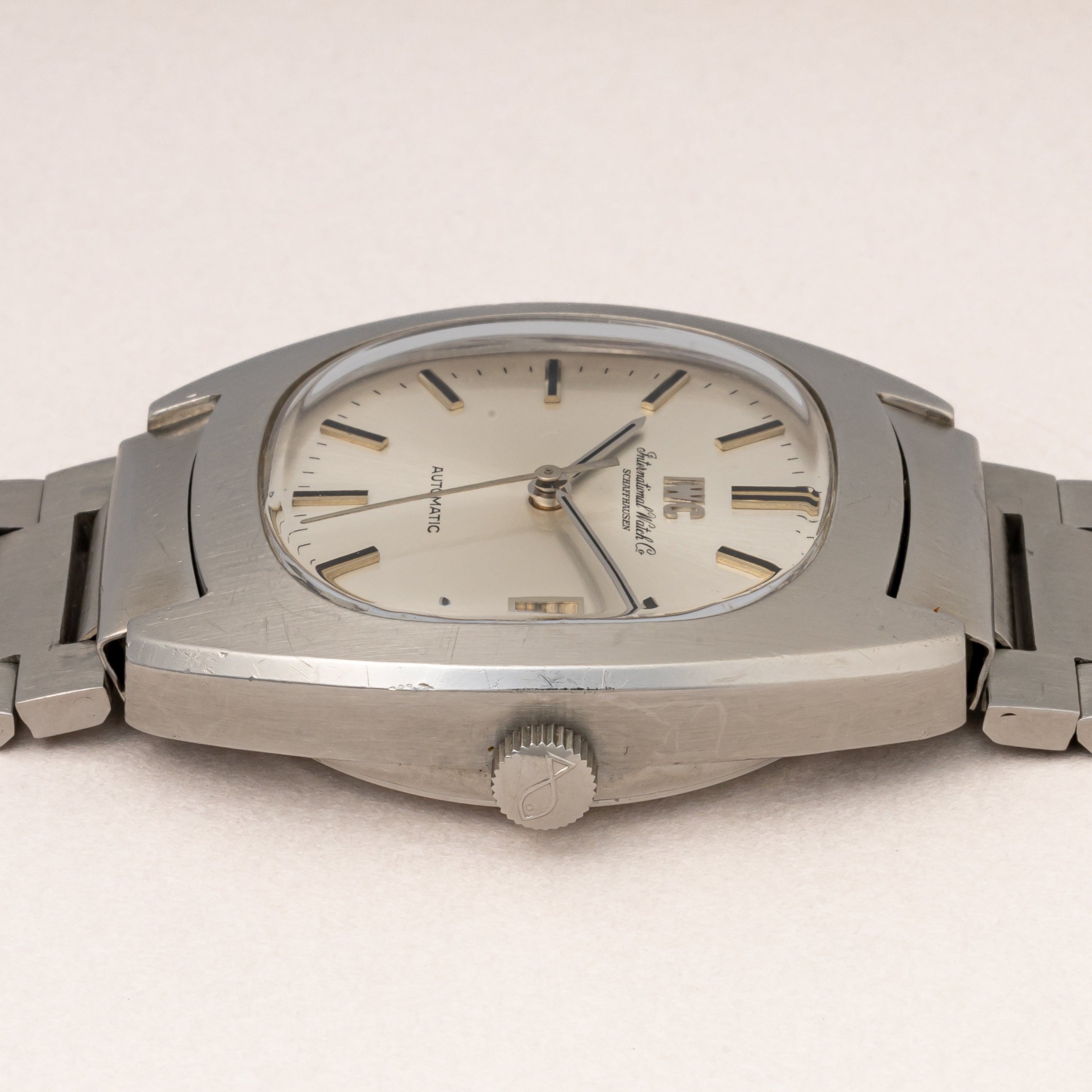 IWC トノー型 1972年製 Ref.1872 シルバーダイヤル 純正ブレス付き