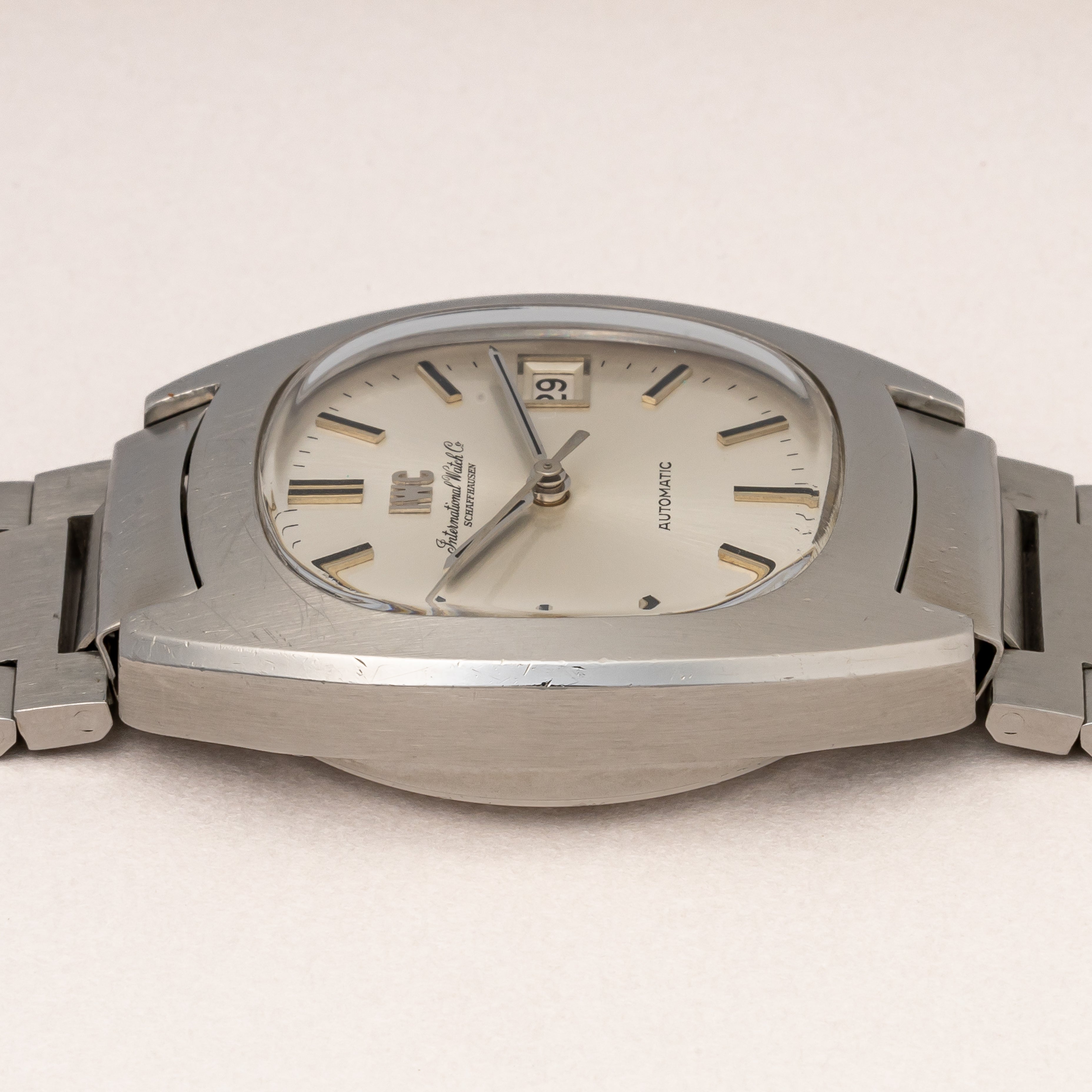 IWC トノー型 1972年製 Ref.1872 シルバーダイヤル 純正ブレス付き