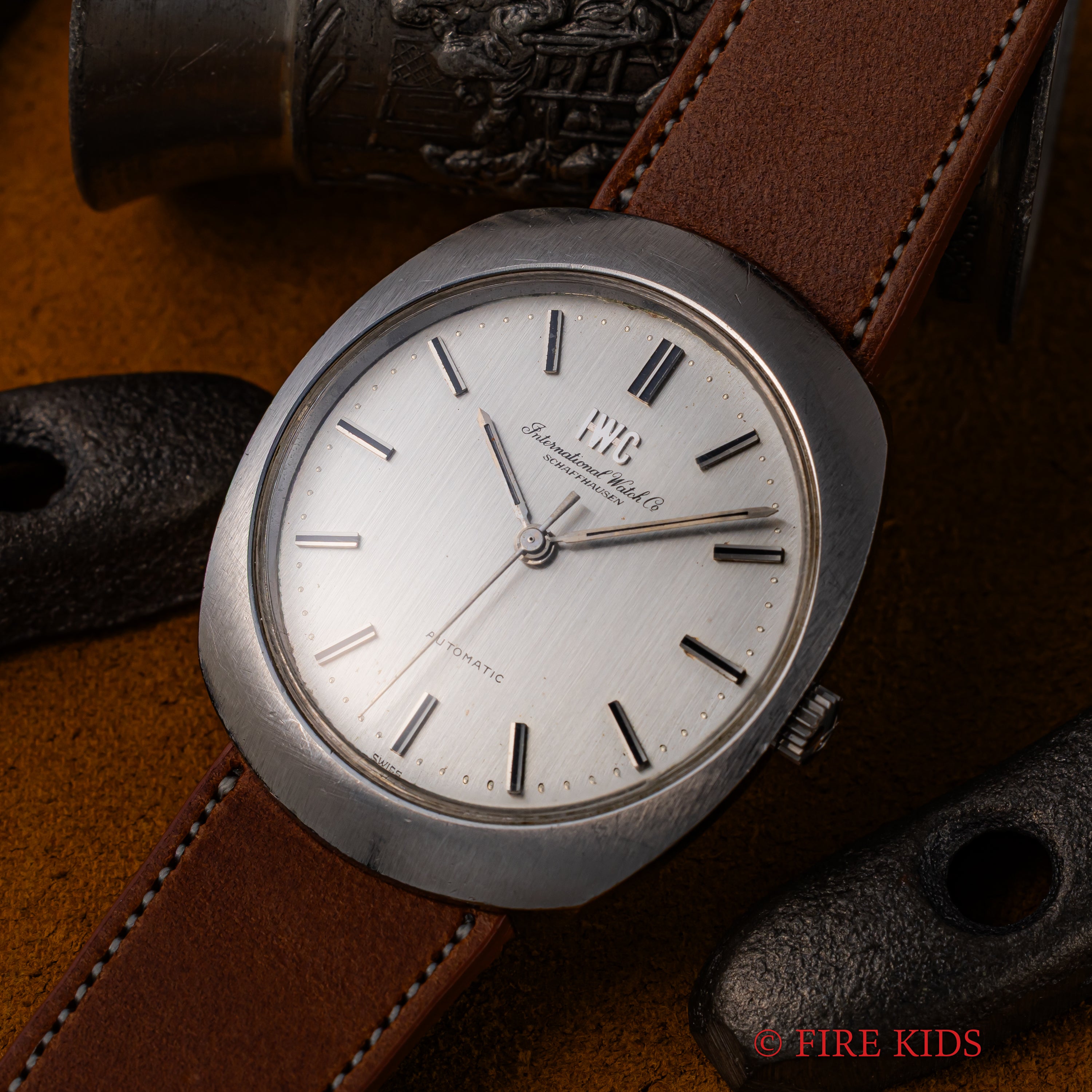 IWC 1969年製 トノーケース ペラトン式自動巻き Cal.854B ノンデイト