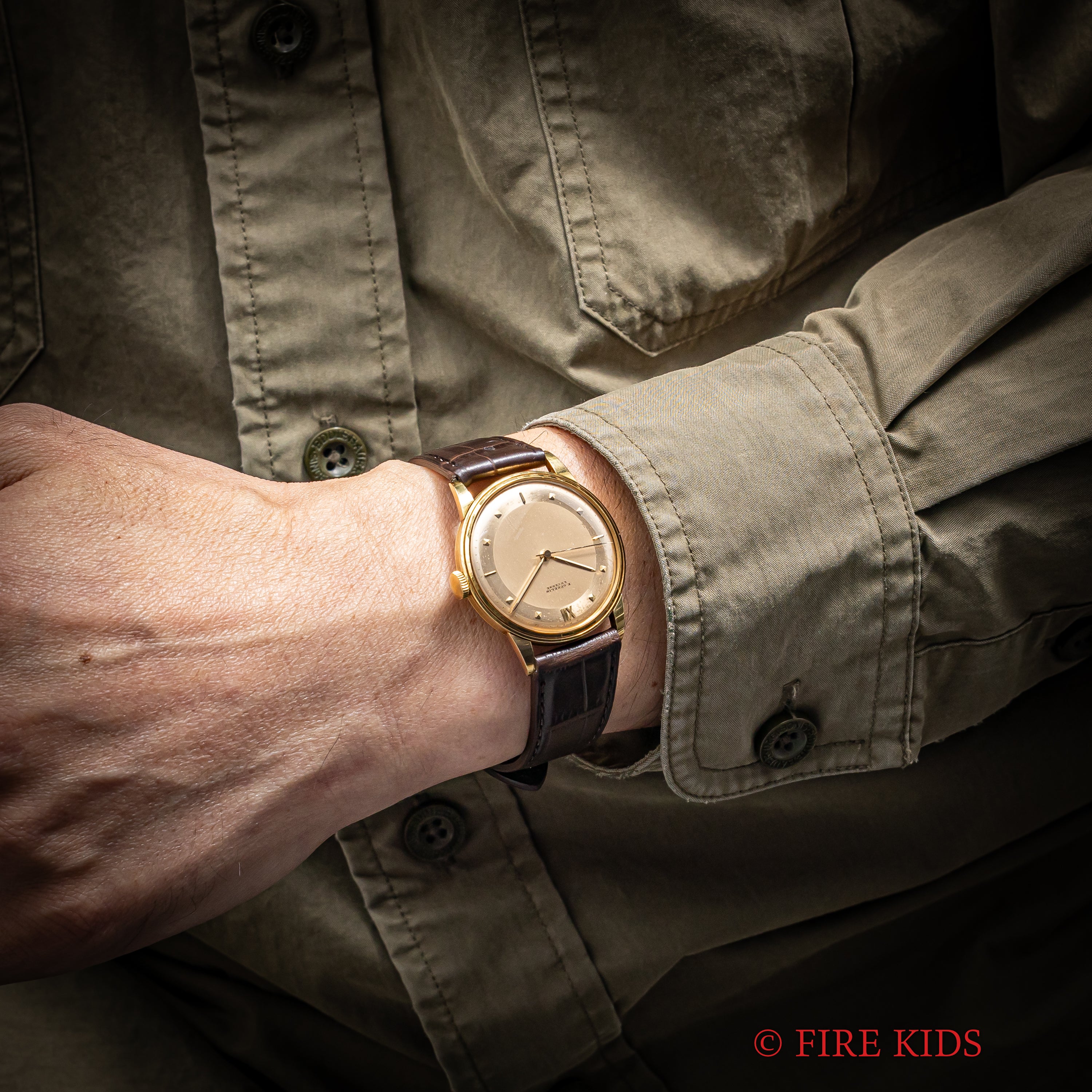 ギュブラン 1950年代製 18金イエローゴールド 手巻き ラウンドケース