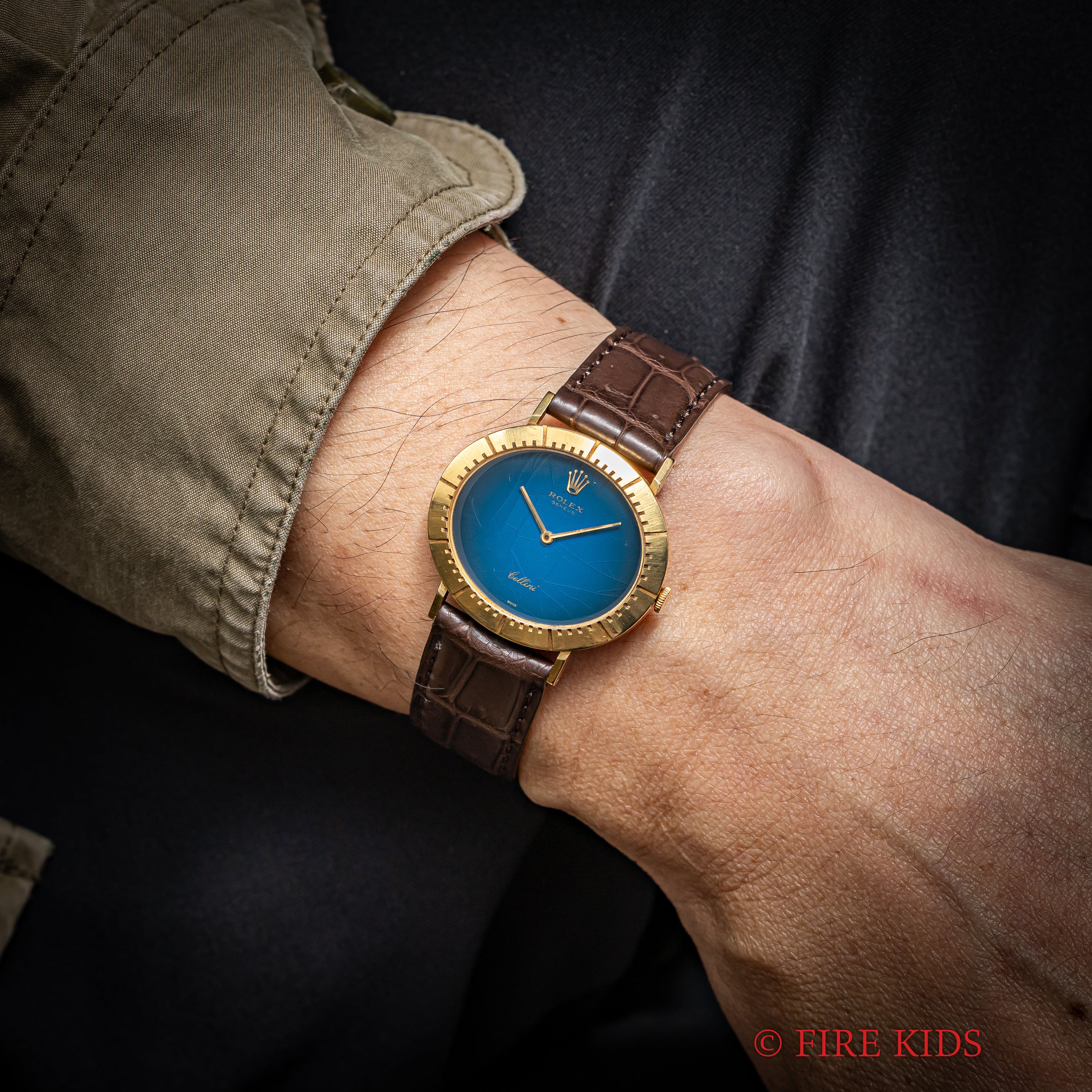 ロレックス チェリーニ 18金無垢イエローゴールド 1973年製 オーバル型 ブルーグラデーション 手巻き Ref.4083