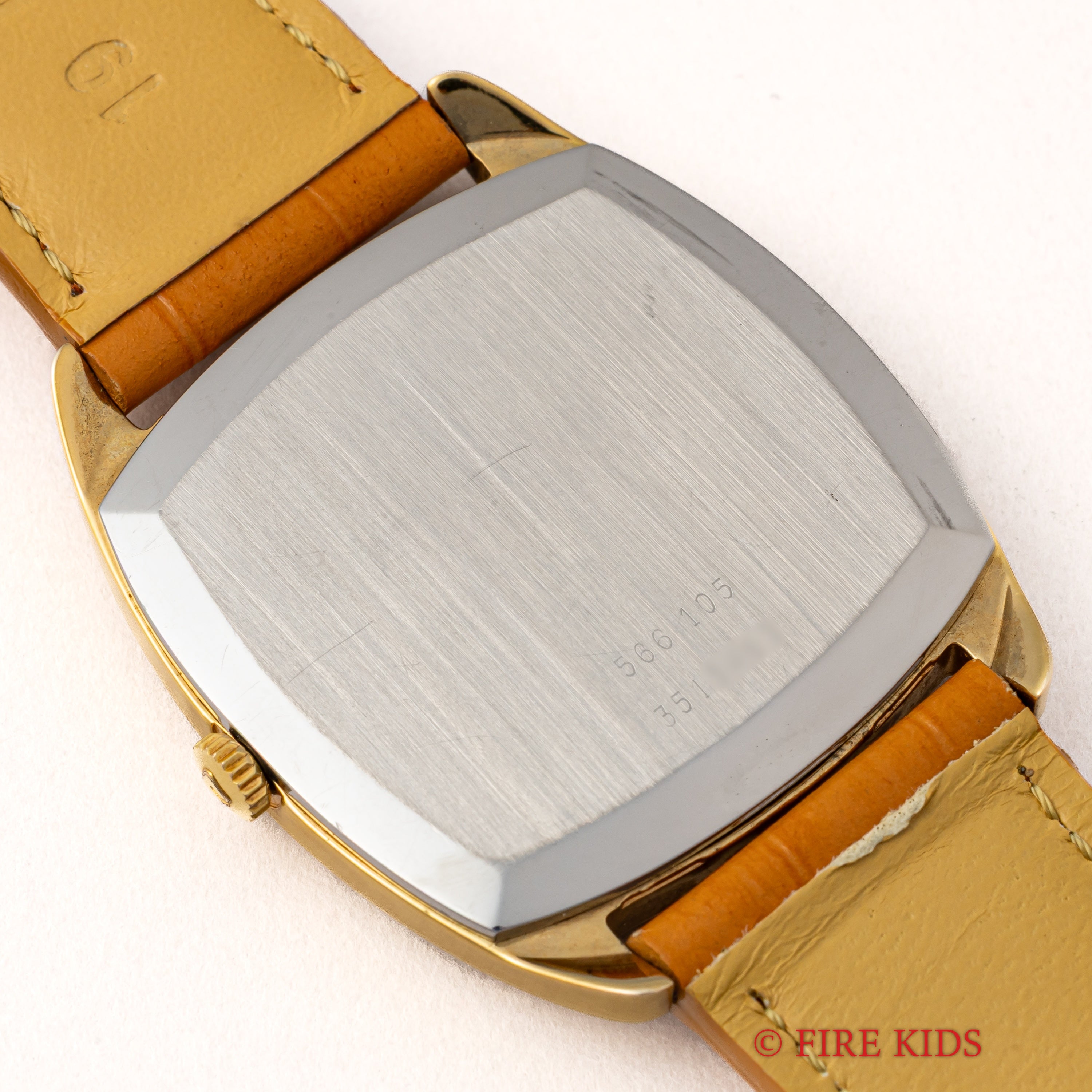 ユニバーサル・ジュネーブ ギルドシャドウ マイクロローター自動巻き Cal.2-66 1970年代製