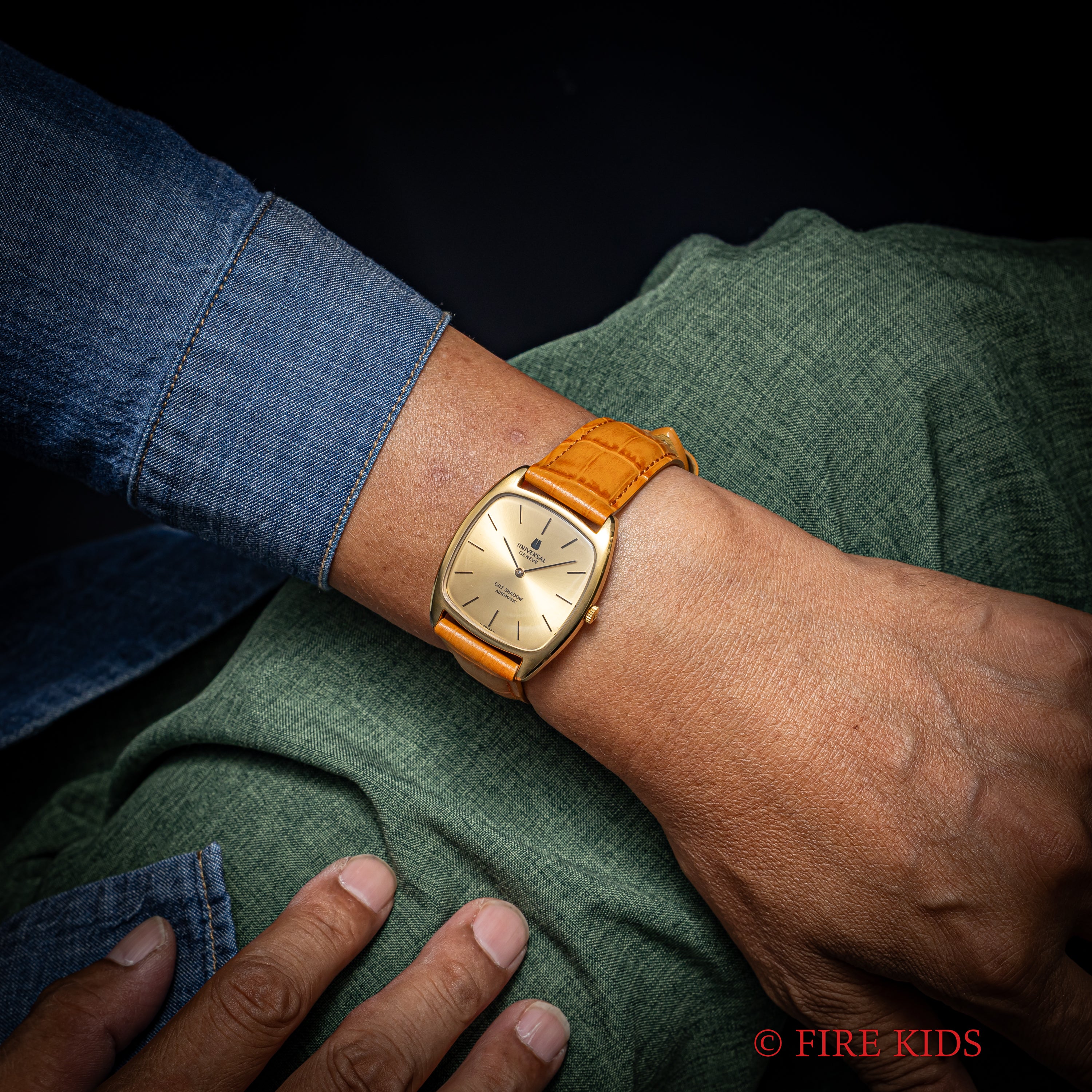 ユニバーサル・ジュネーブ ギルドシャドウ マイクロローター自動巻き Cal.2-66 1970年代製