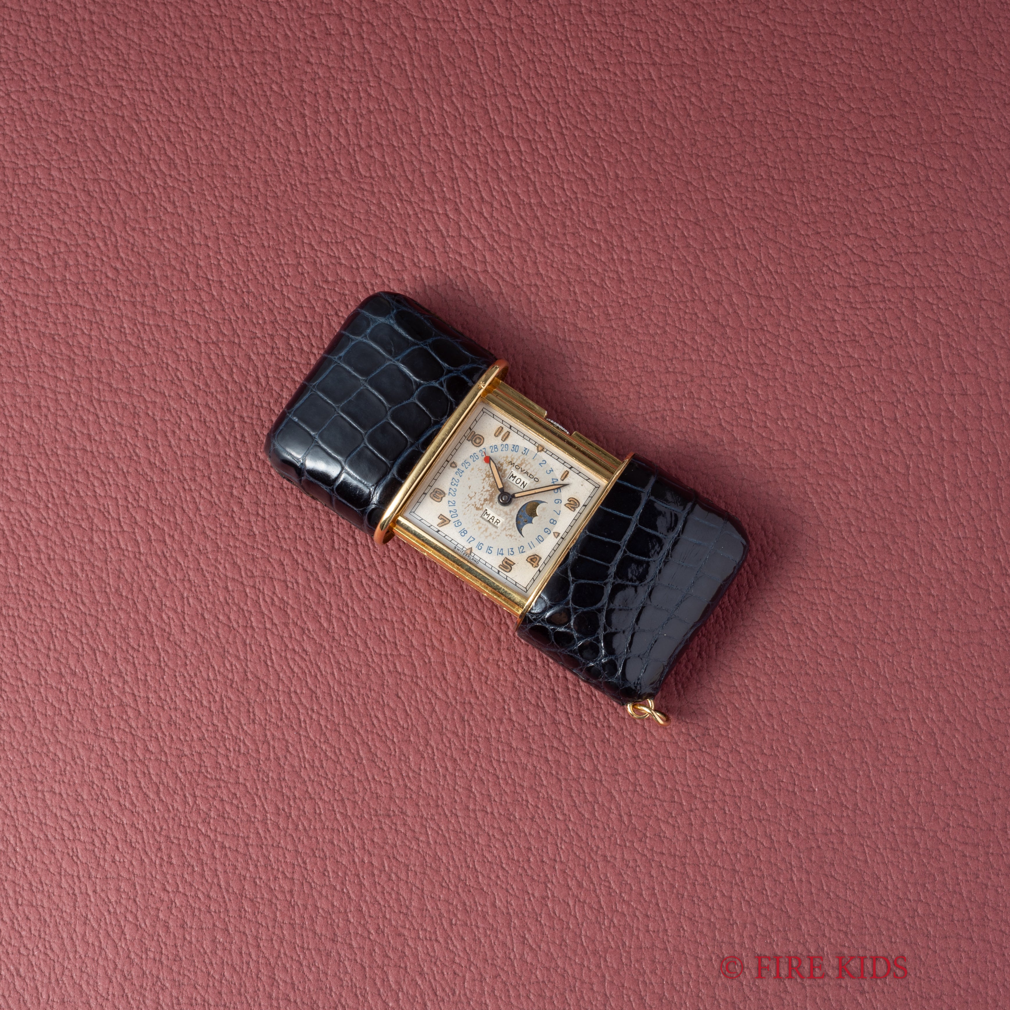 モバード カレンドエルメト トリプルカレンダームーンフェイズ 革巻き トラベルウォッチ 半自動手巻き 1940年代製