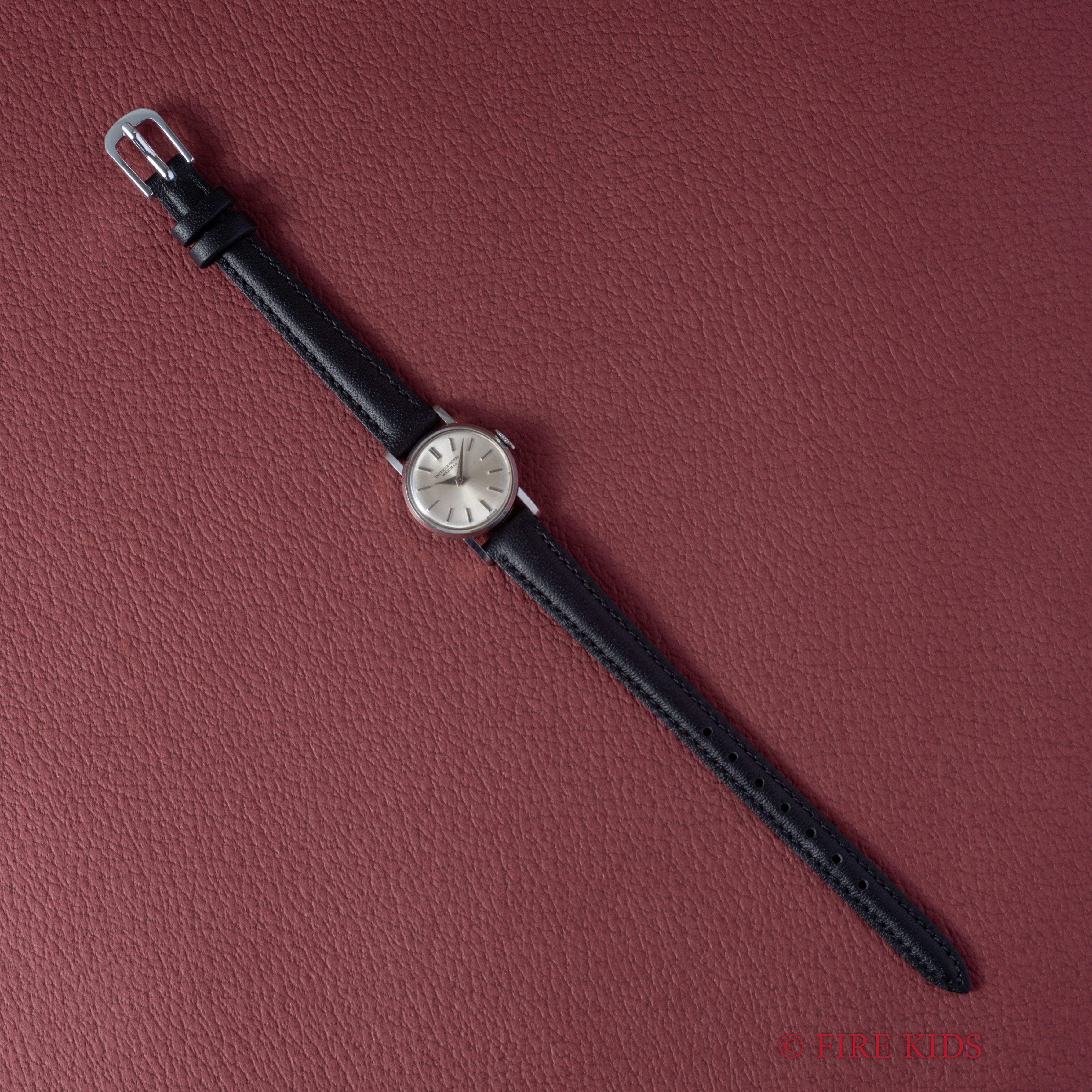 IWC レディース ラウンドケース 手巻き 1963年製