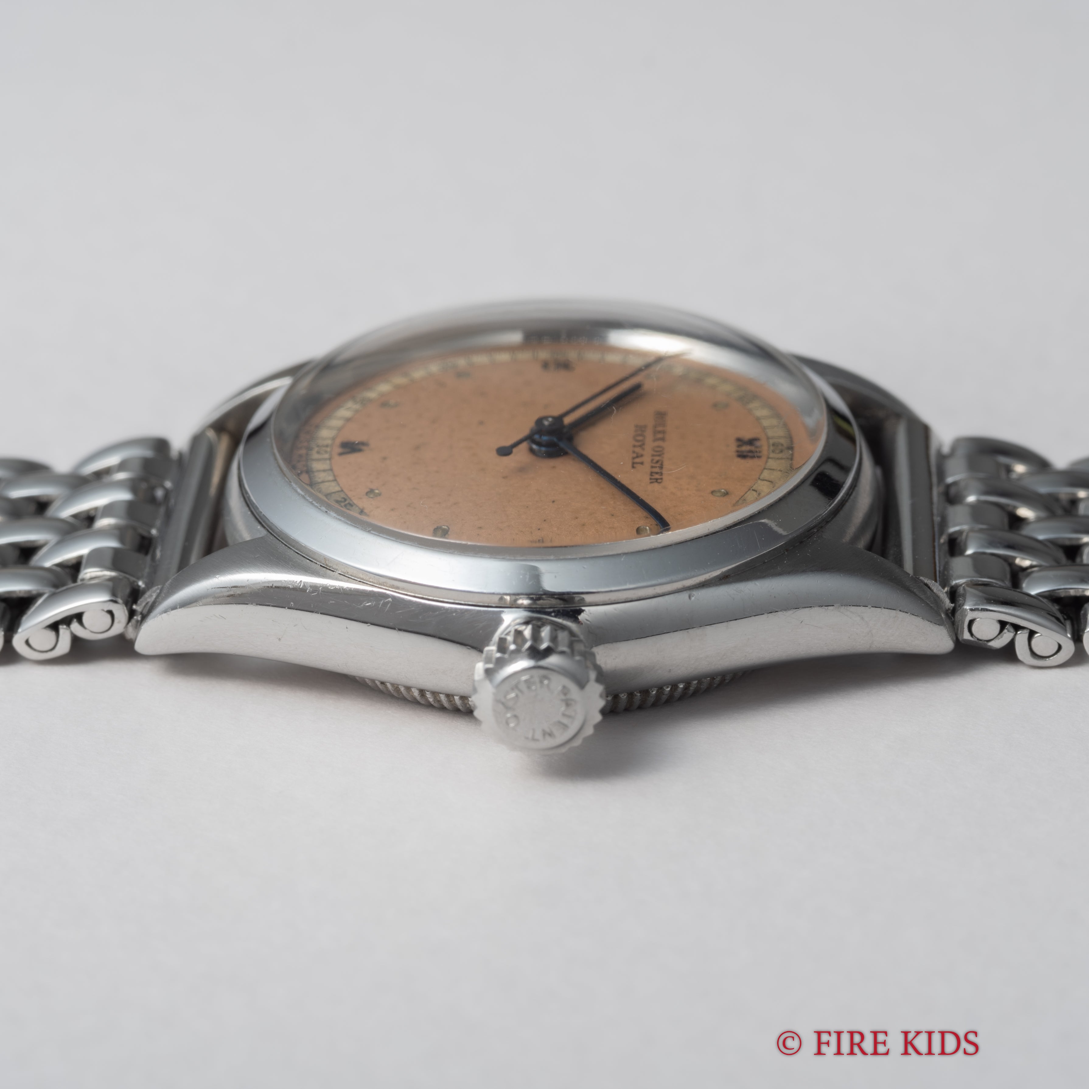 ロレックス オイスター ロイヤル 飛びローマンダイヤル 1941年製 Ref.2574 手巻き