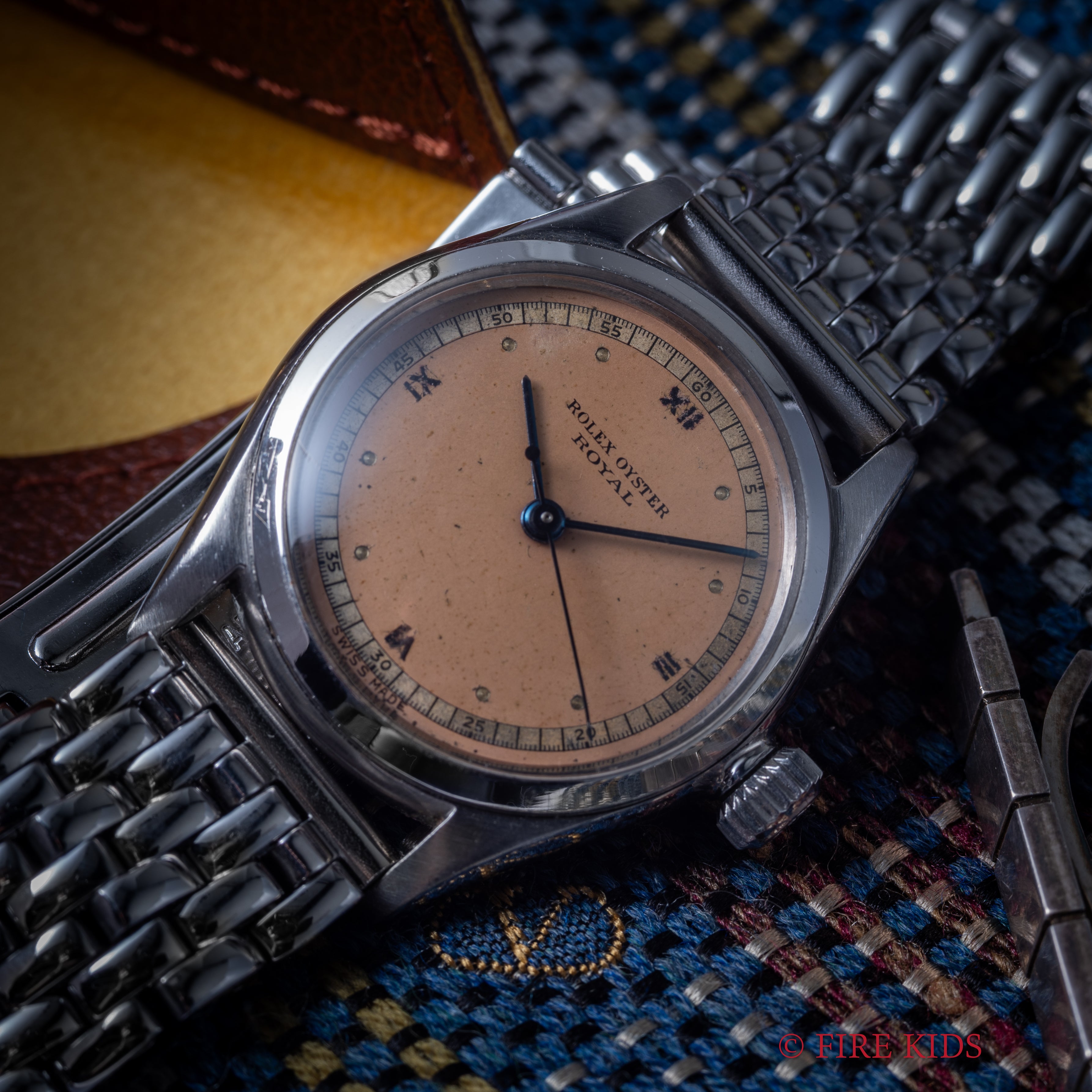 ロレックス オイスター ロイヤル 飛びローマンダイヤル 1941年製 Ref.2574 手巻き