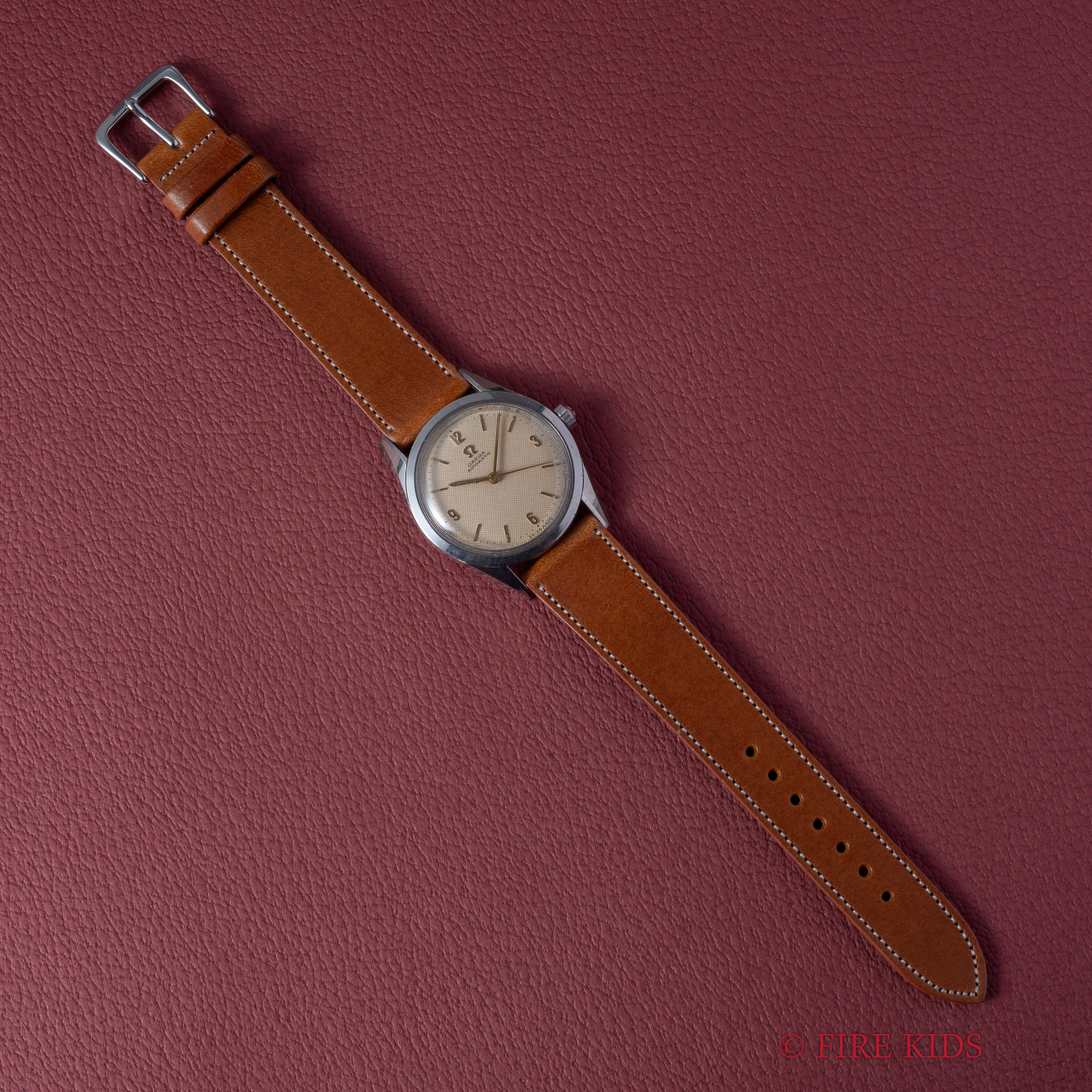 オメガ ラウンドケース ギョーシェダイヤル 1954年製 全回転自動巻 Cal.471