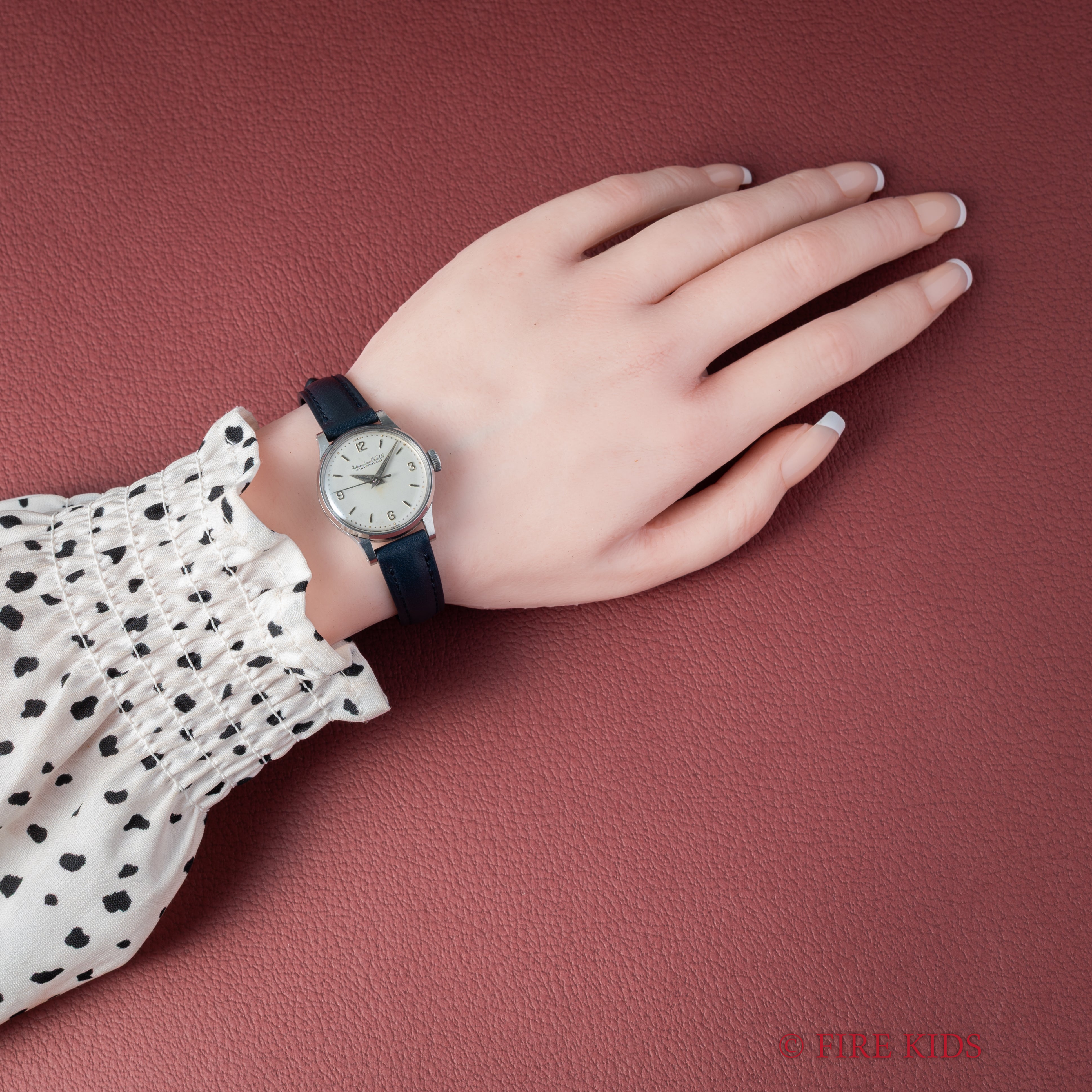 IWC レディース 飛びアラビア 手巻き 1957年製 Cal.401