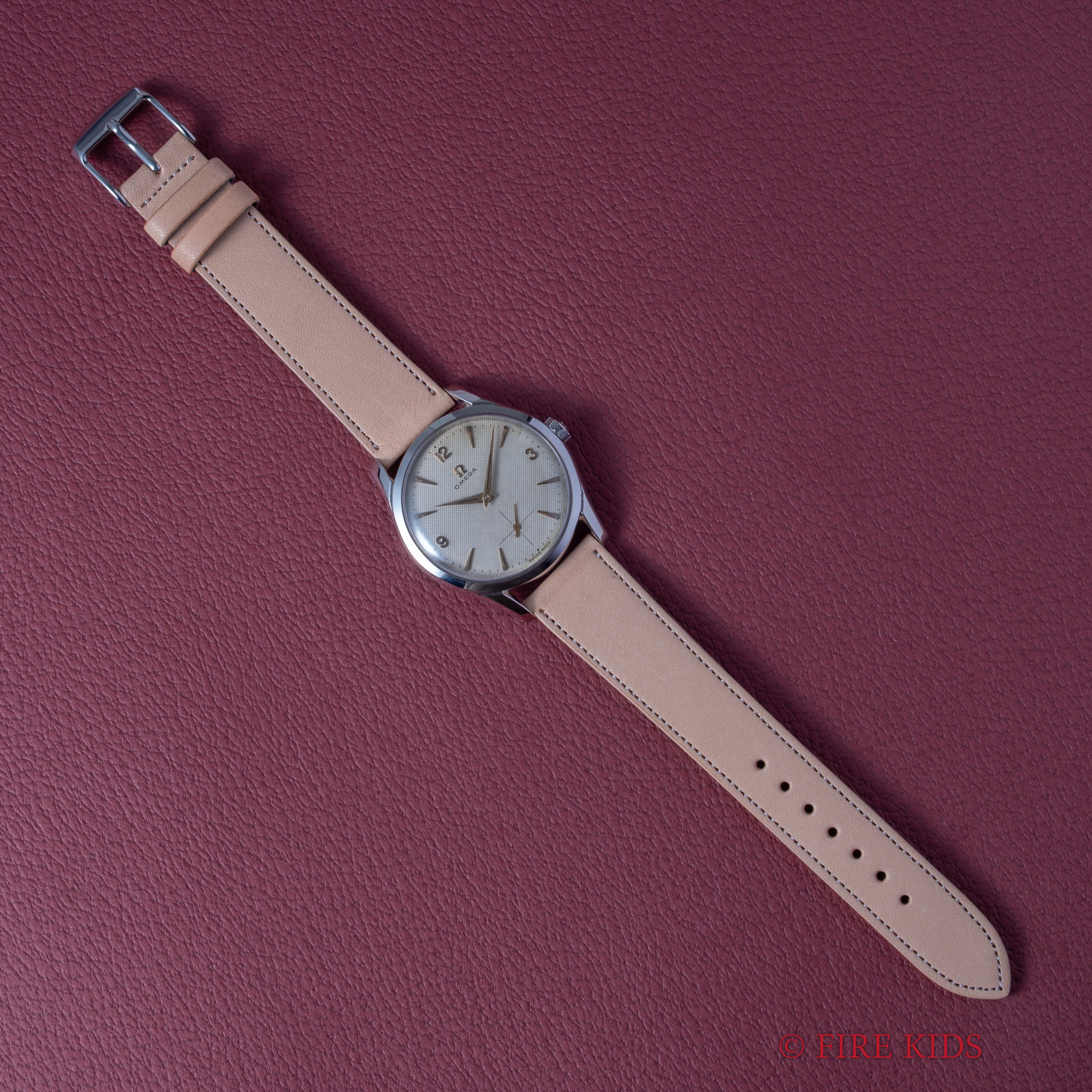 オメガ シーマスター 30mmキャリバー 1952年製 ギョウシェダイヤル Cal.265 スモールセコンド 手巻き