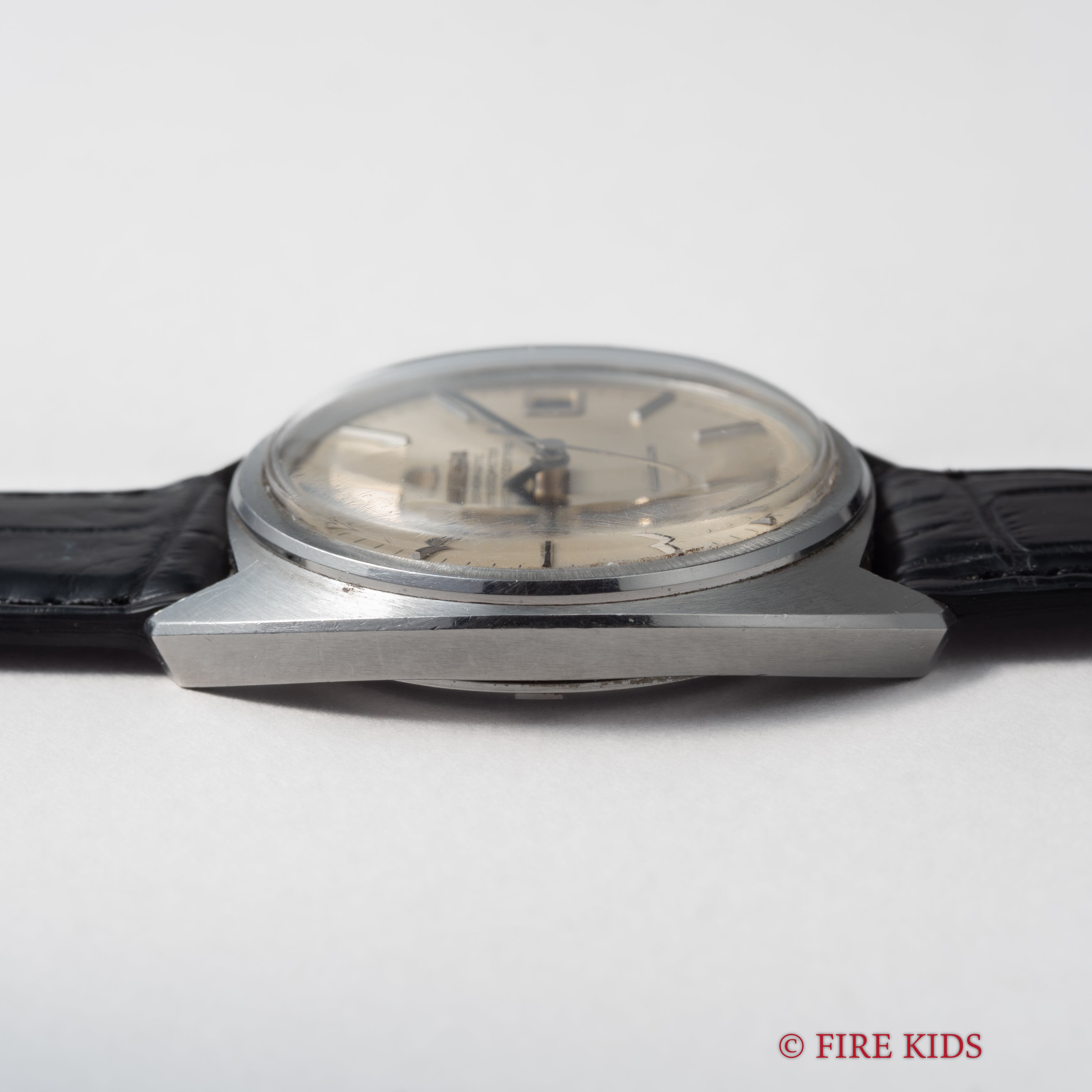 オメガ コンステレーション 1969年製 Ref.168.017 ジェンタ クロノメーター自動巻 Cal.564 純正尾錠付