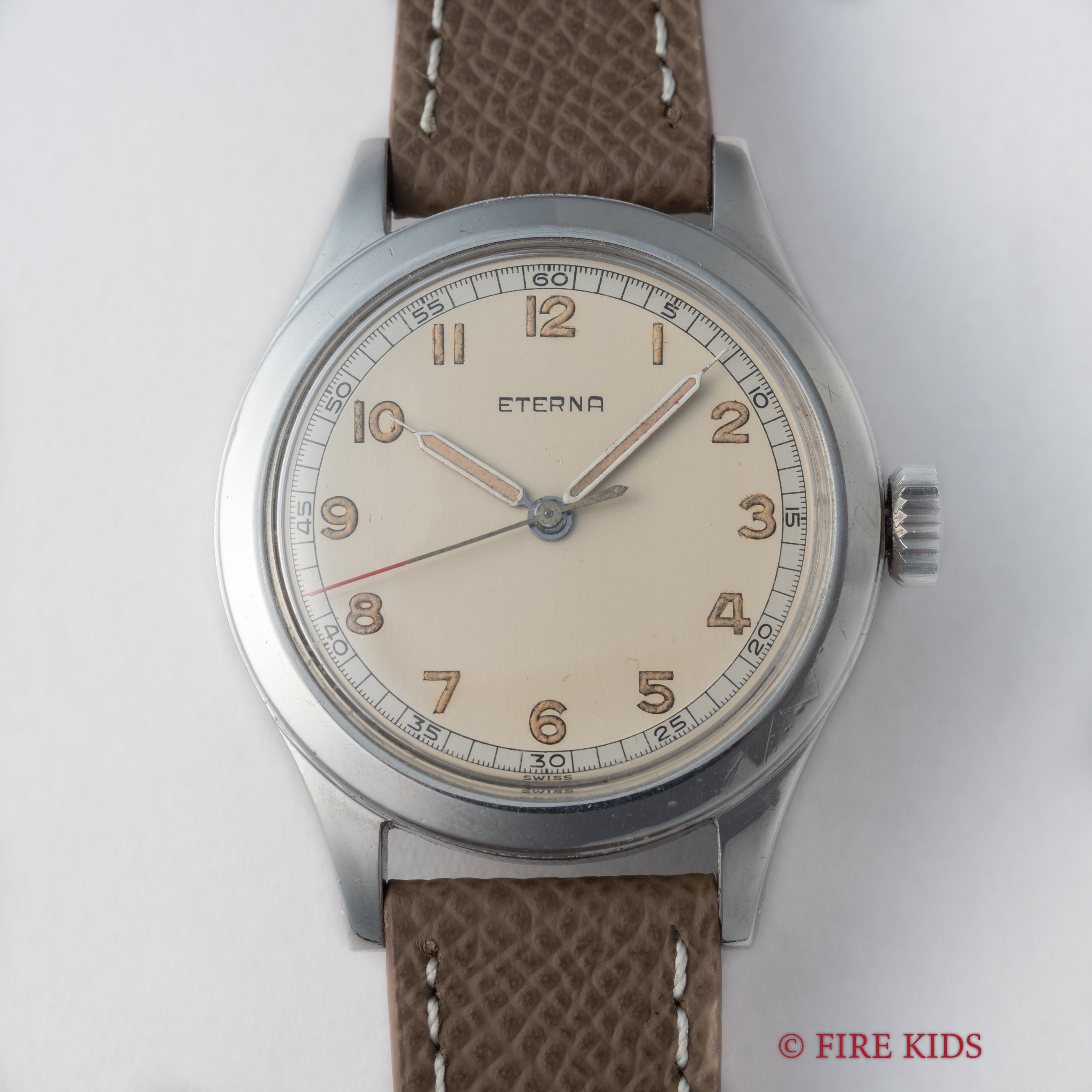 エテルナ 36㎜ビッグケース 1940年代製 アラビアダイヤル 耐震装置付き手巻 Cal.852