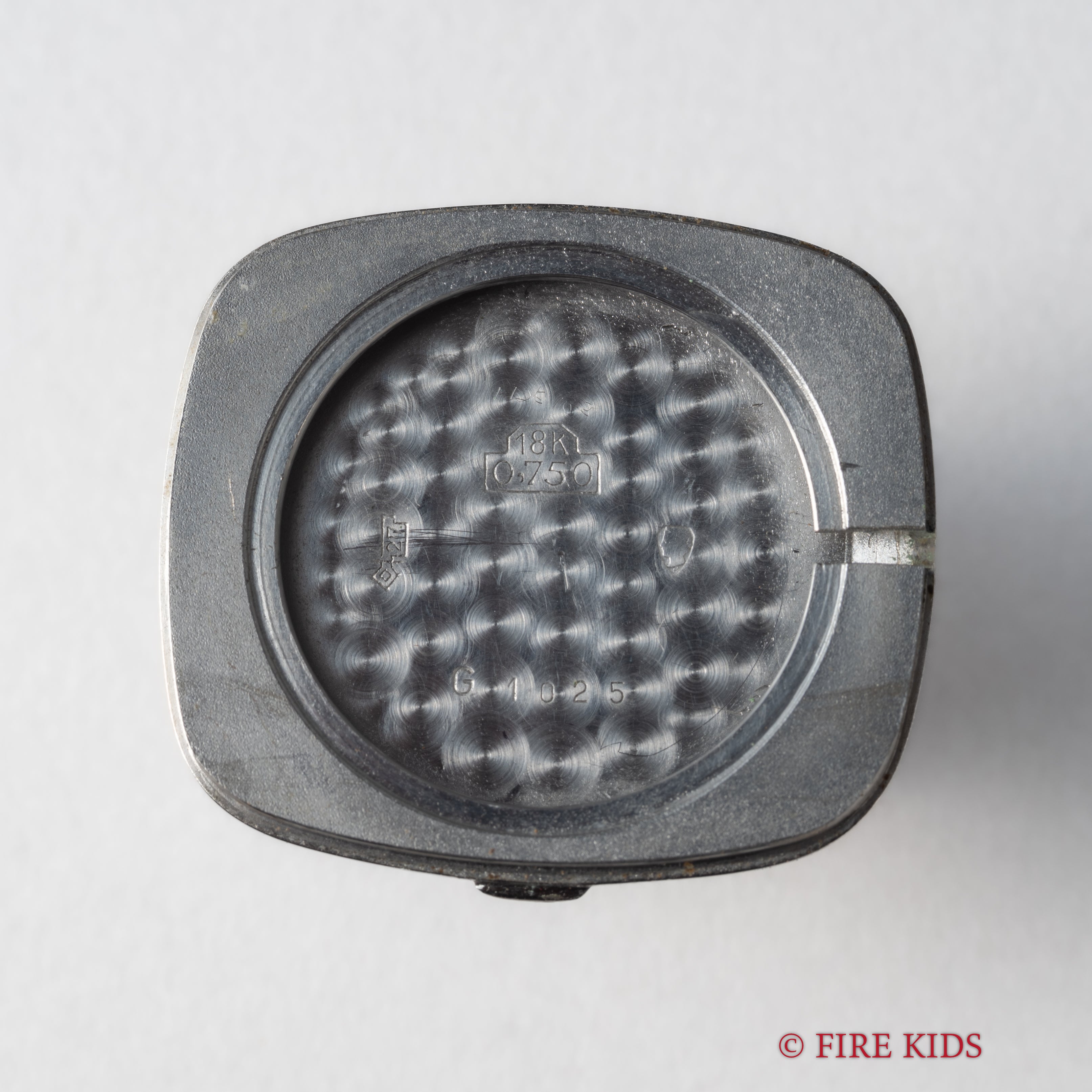 ジャガー・ルクルト スクエアケース 1970年代製 Ref.4467.22 18金金無垢 純正尾錠付き ジェラルドジェンタ