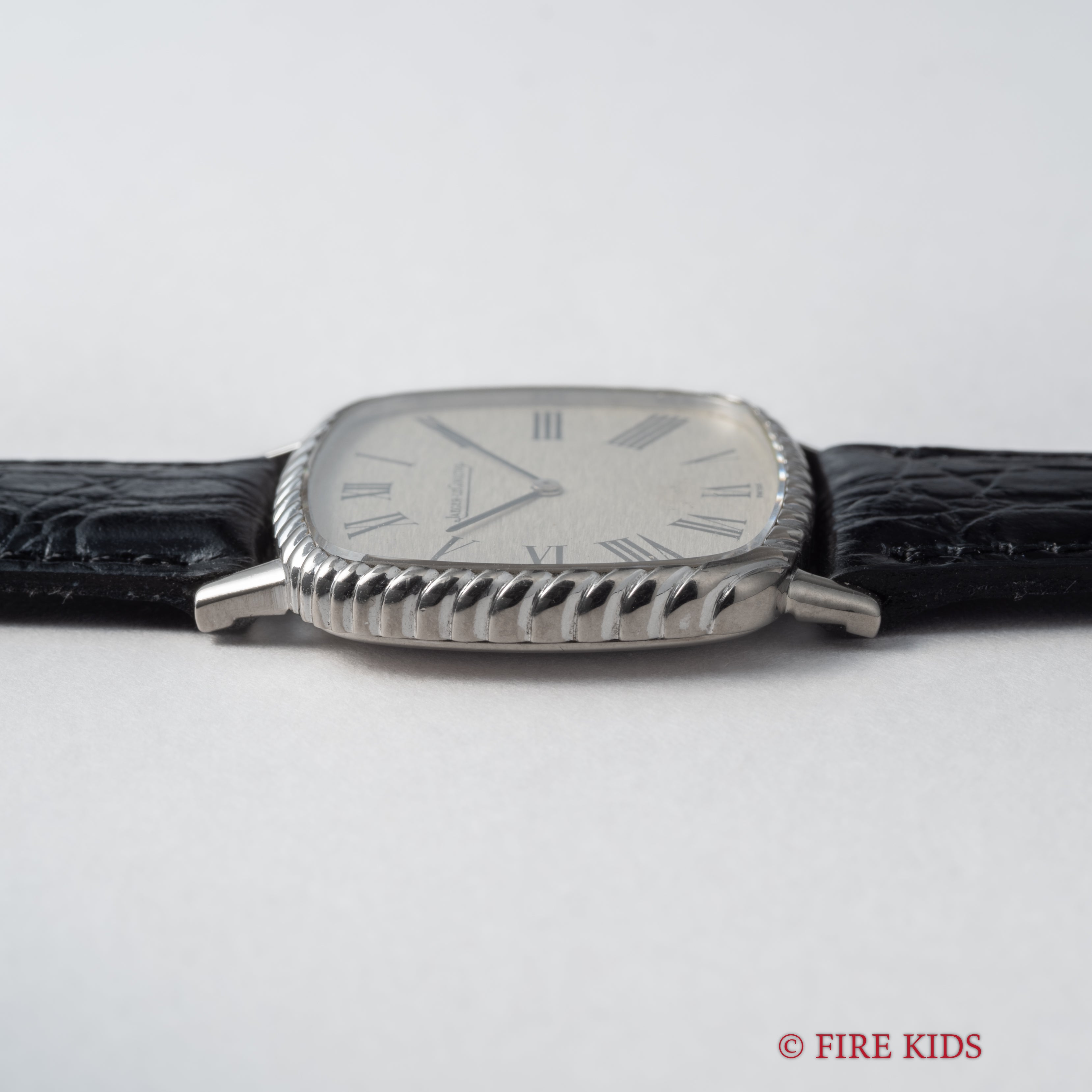 ジャガー・ルクルト スクエアケース 1970年代製 Ref.4467.22 18金金無垢 純正尾錠付き ジェラルドジェンタ