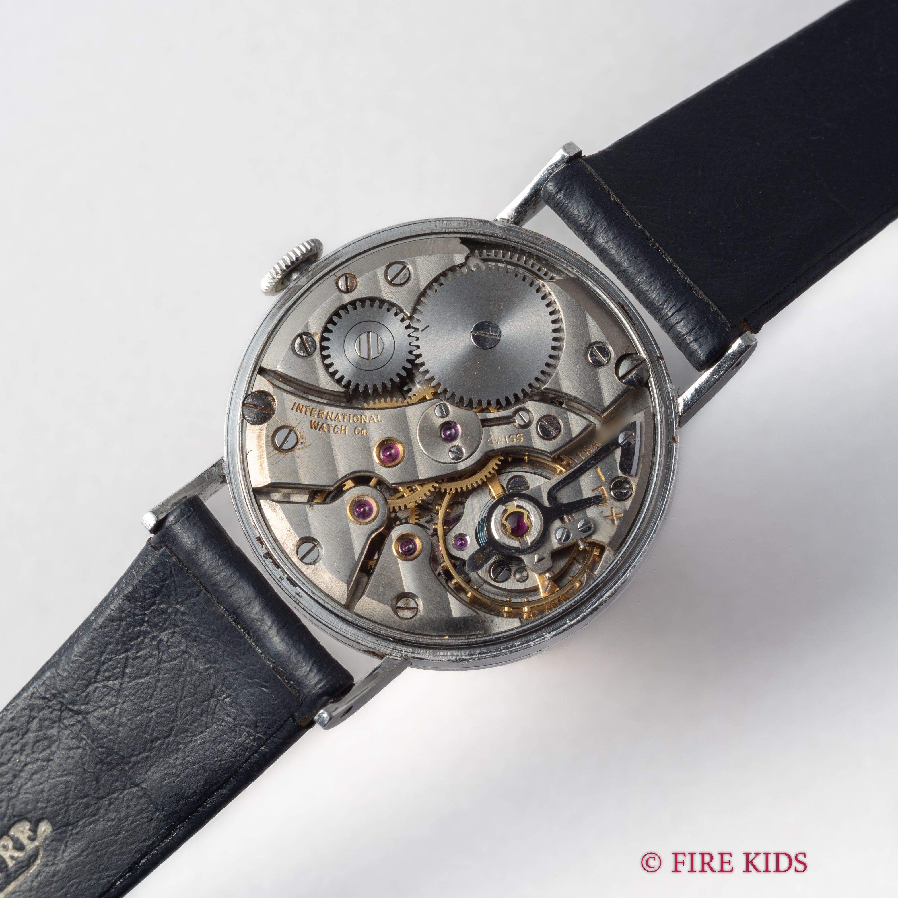 IWC ラウンドケース 1965年製 手巻き Cal.401 箱付き