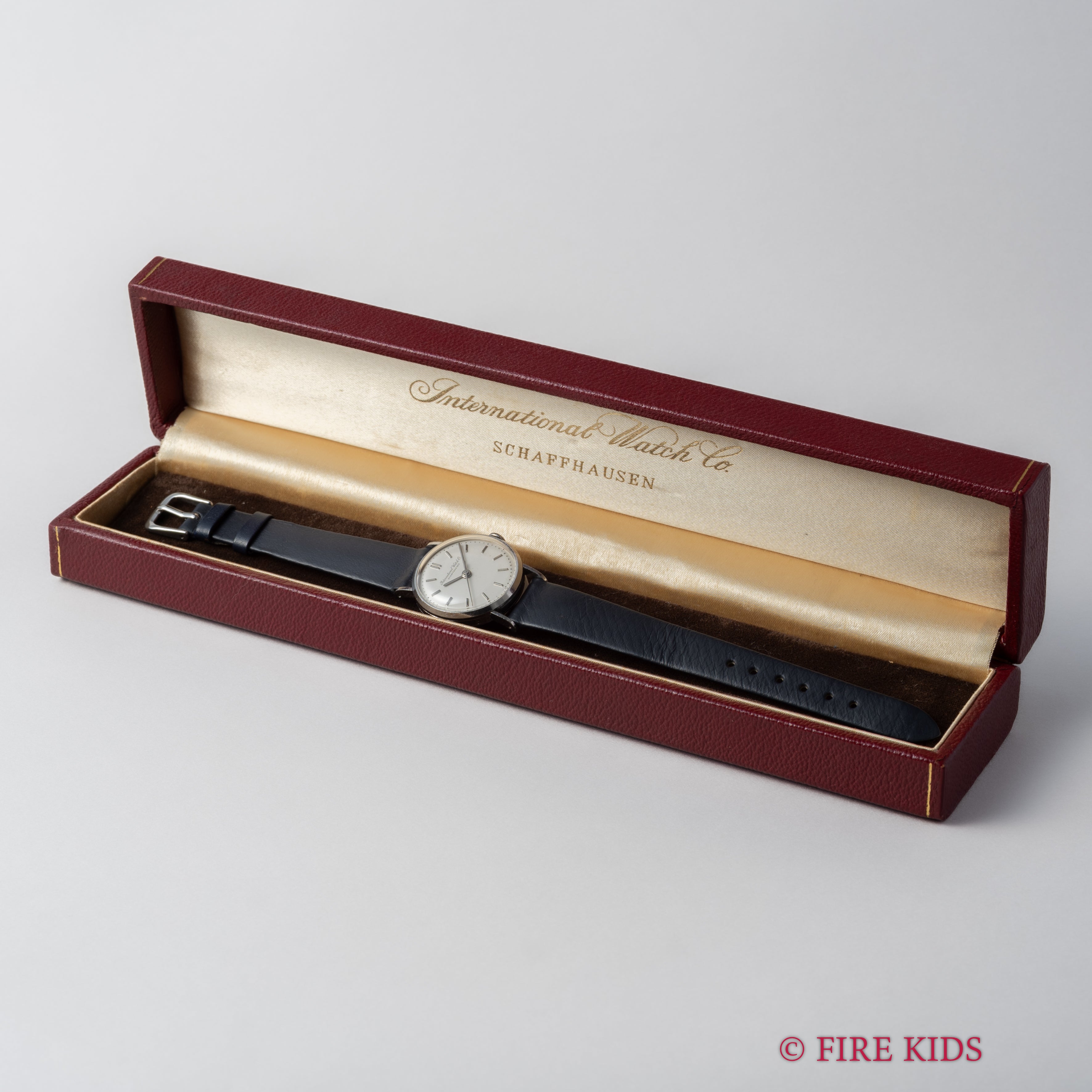 IWC ラウンドケース 1965年製 手巻き Cal.401 箱付き